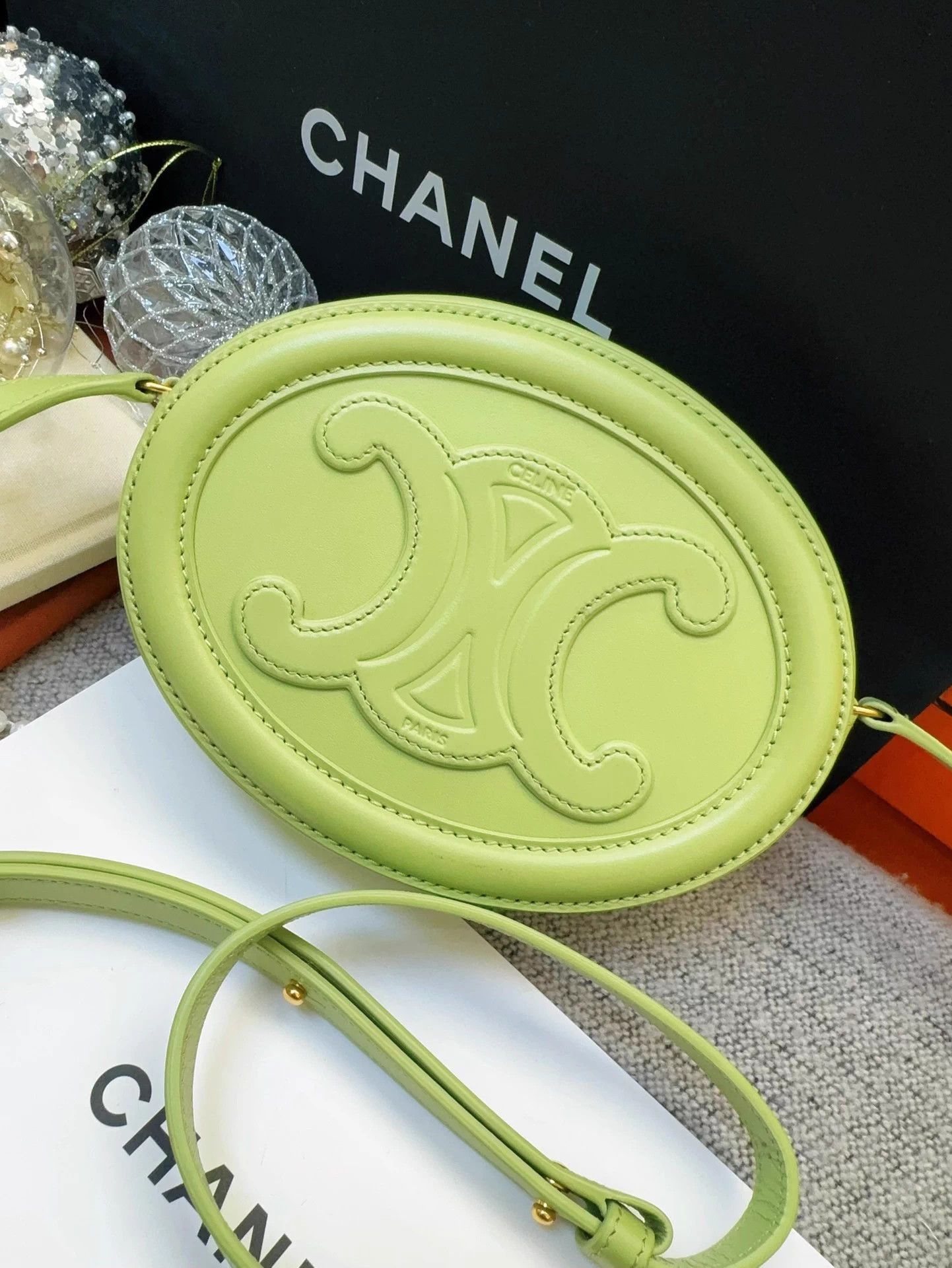 Celine Celine Avocado Green Triomphe Logo Embossed Mooncake Mint Size ONE SIZE - 7 Thumbnail