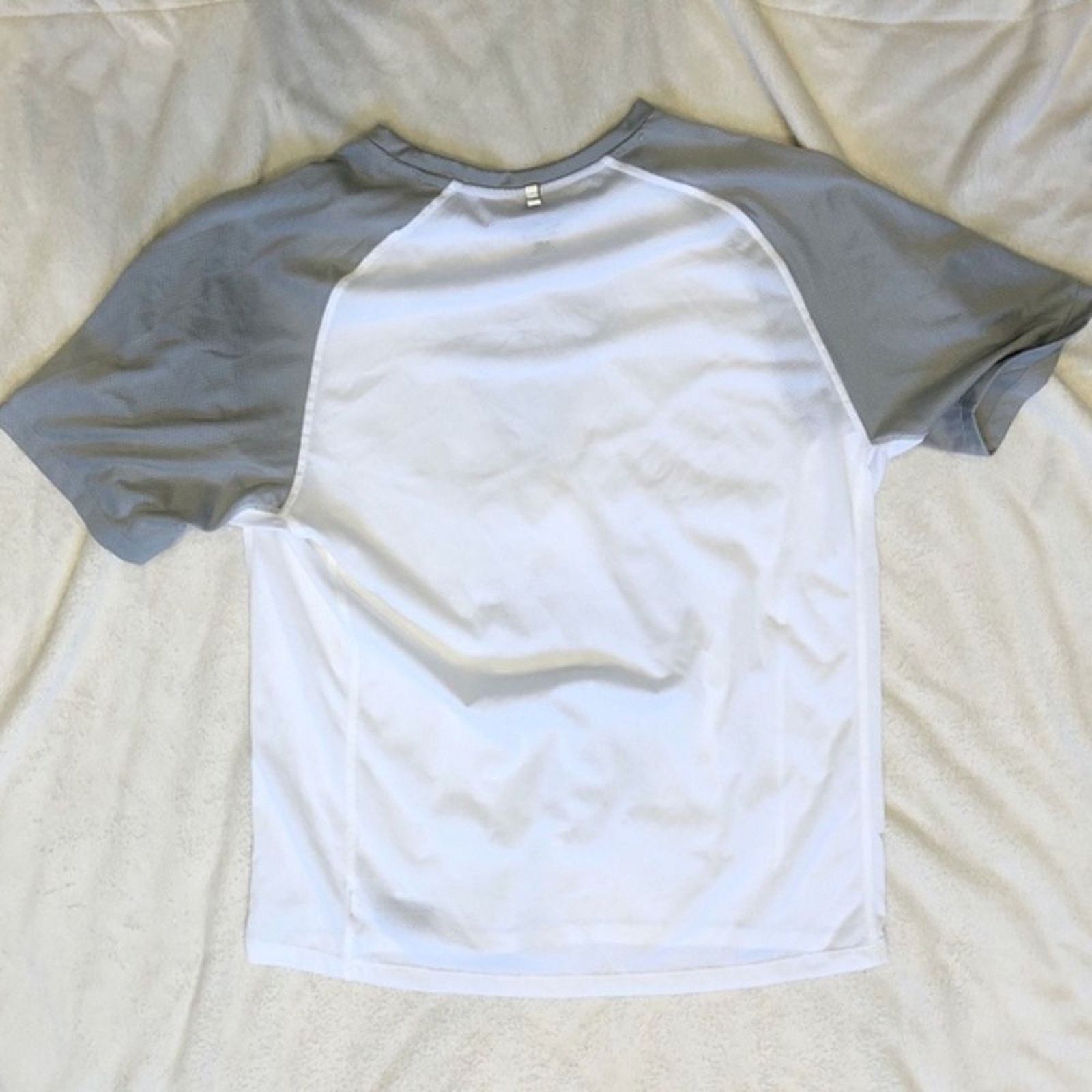 Champion Champion Gray and White Crewneck T-Shirt | Sz L Size US L / EU 52-54 / 3 - 4 Thumbnail
