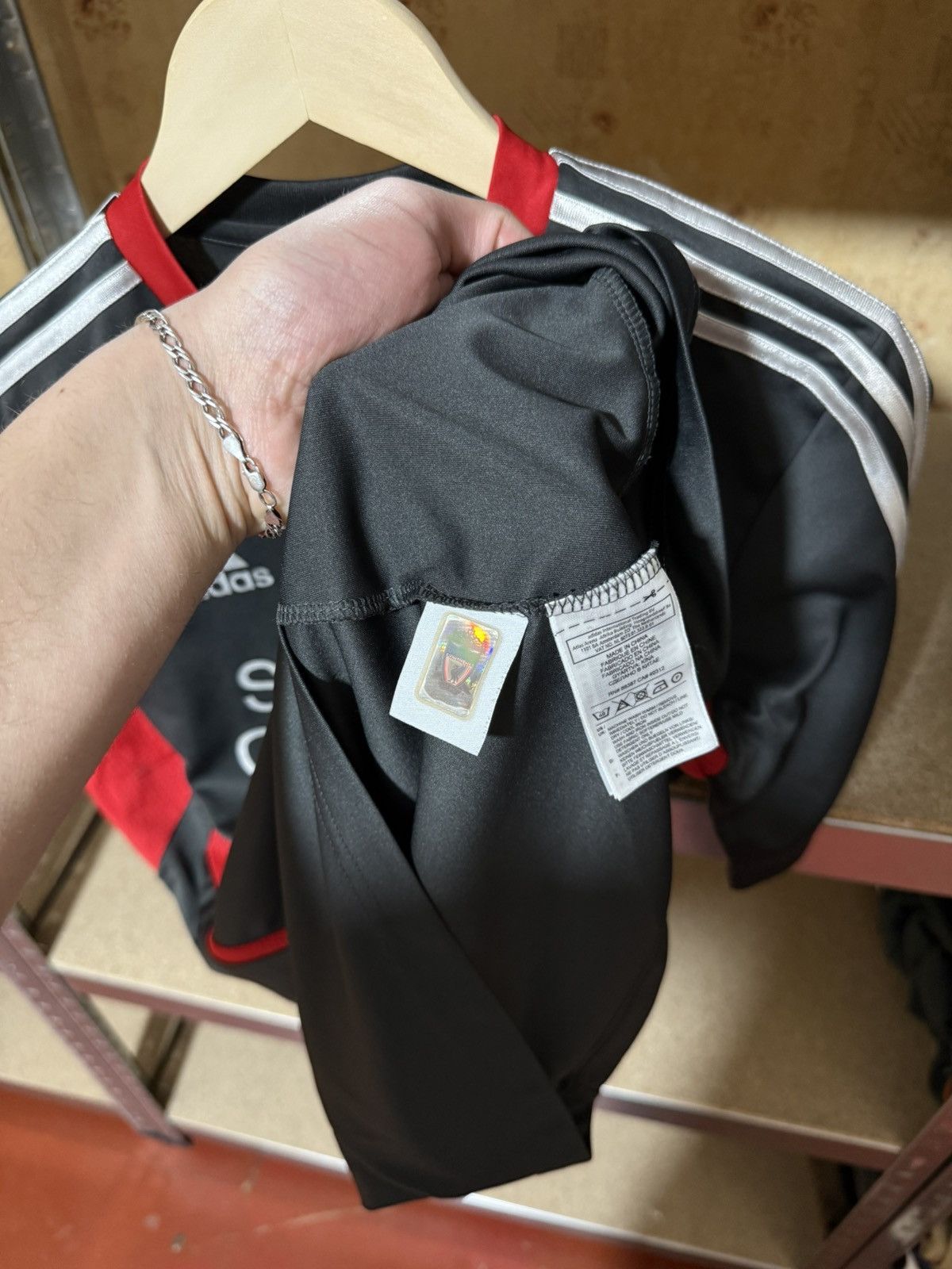 Adidas Vintage Adidas FC Liverpool 2011 2012 Training Soccer Jersey Size US S / EU 44-46 / 1 - 9 Thumbnail