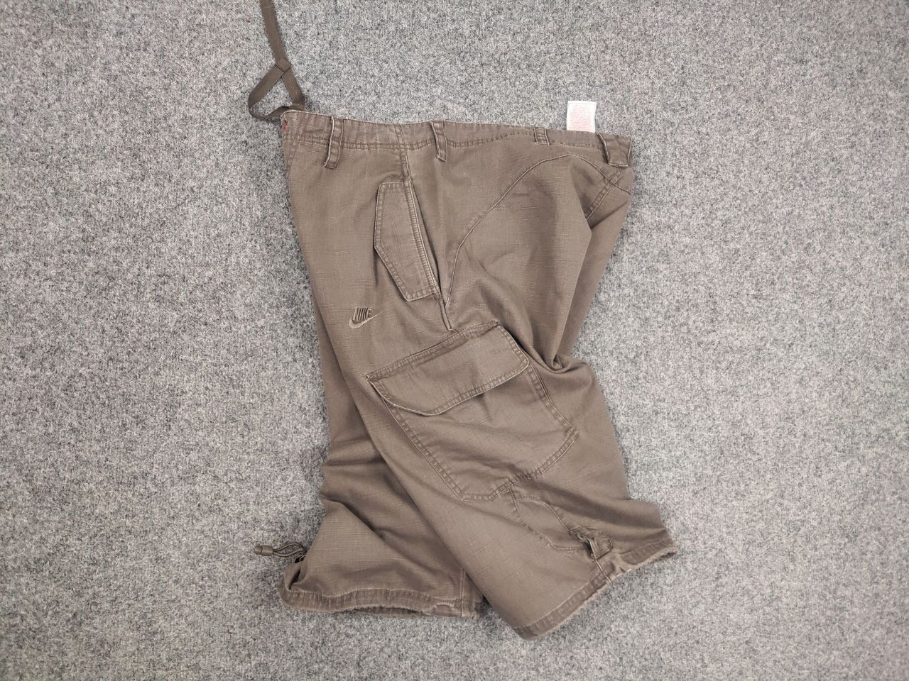 Nike Vintage Nike Cargo Canvas Baggy Beige Logo Shorts Y2K Style Size US 34 / EU 50 - 12 Thumbnail