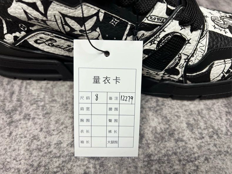 Louis Vuitton Louis Vuitton TRAINER Black and White Graffiti Cartoon Boa Size US 8 / EU 41 - 9 Thumbnail