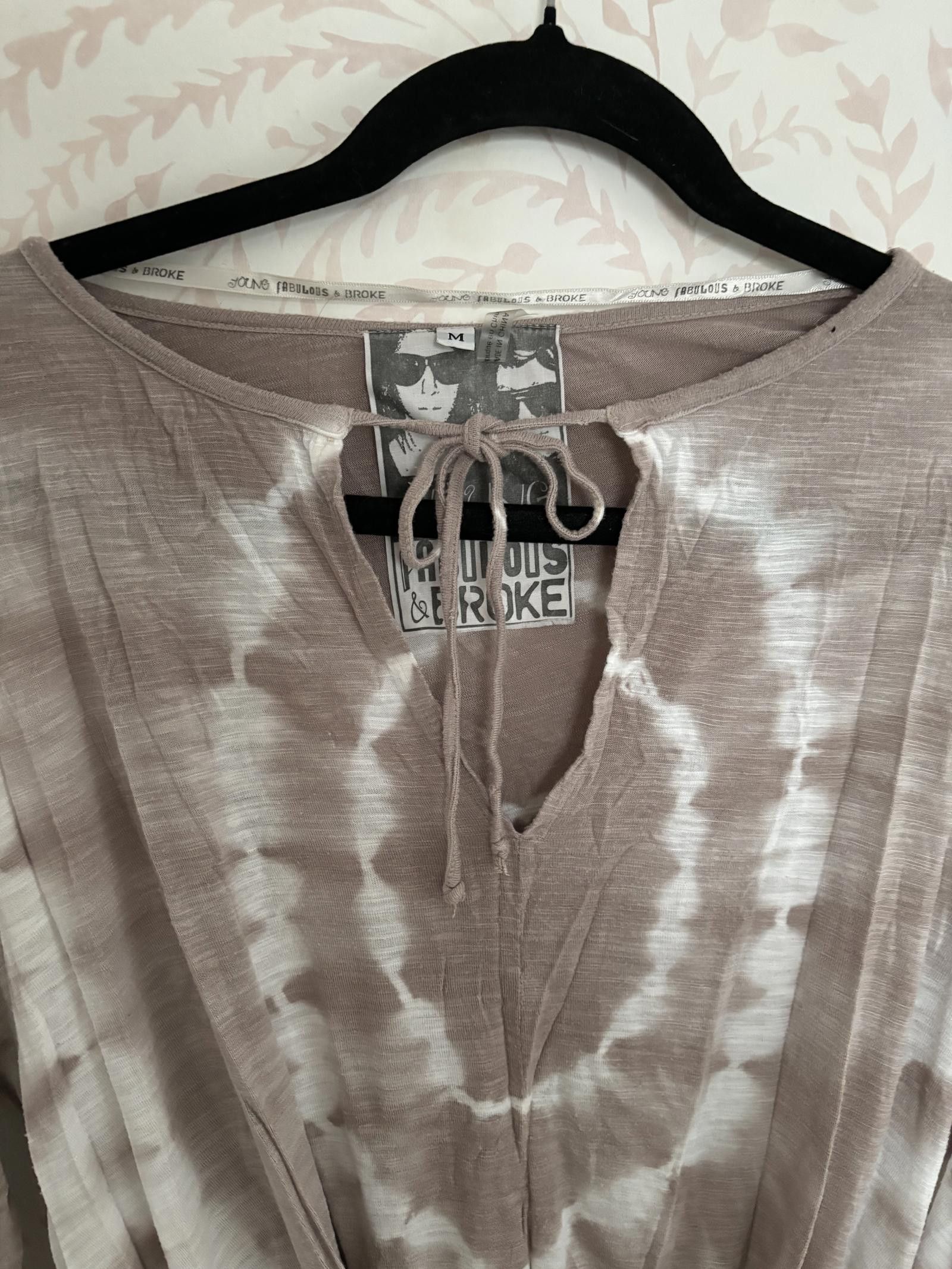Designer EUC Y2K Tie-Dye Long Sleeve Top by Young, Fabulous & Broke M Size M / US 6-8 / IT 42-44 - 2 Thumbnail
