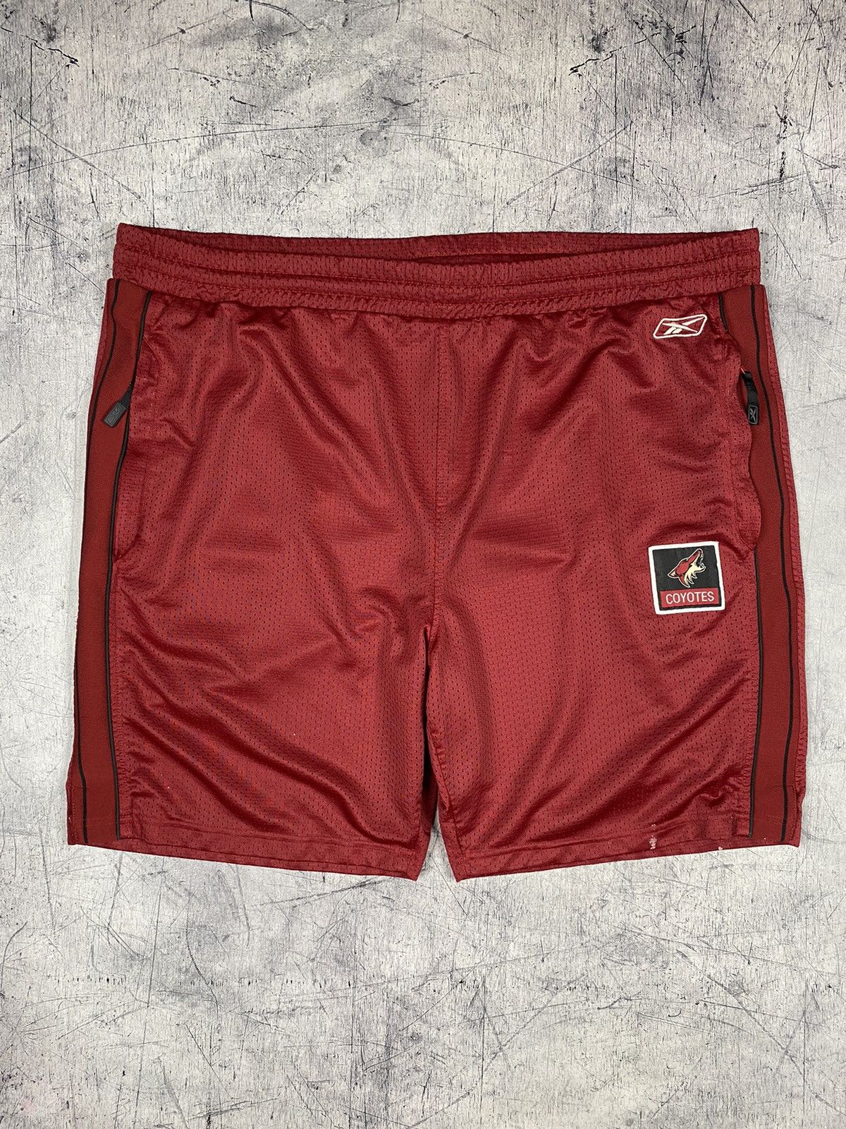 NFL × Reebok Vintage 00s Reebok Coyotes NFL Shorts Size US 35 - 2 Thumbnail