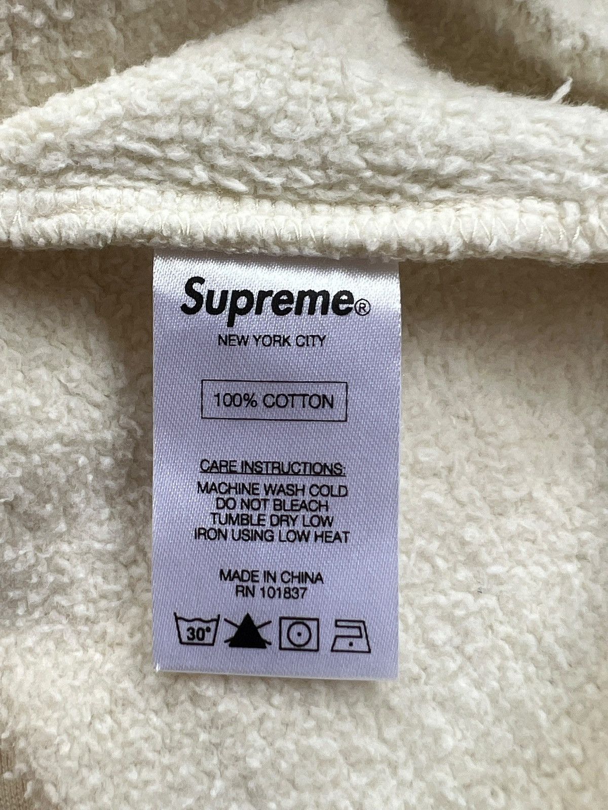 Supreme Supreme Hooded Logo Pullover Hoodie Size US L / EU 52-54 / 3 - 13 Thumbnail