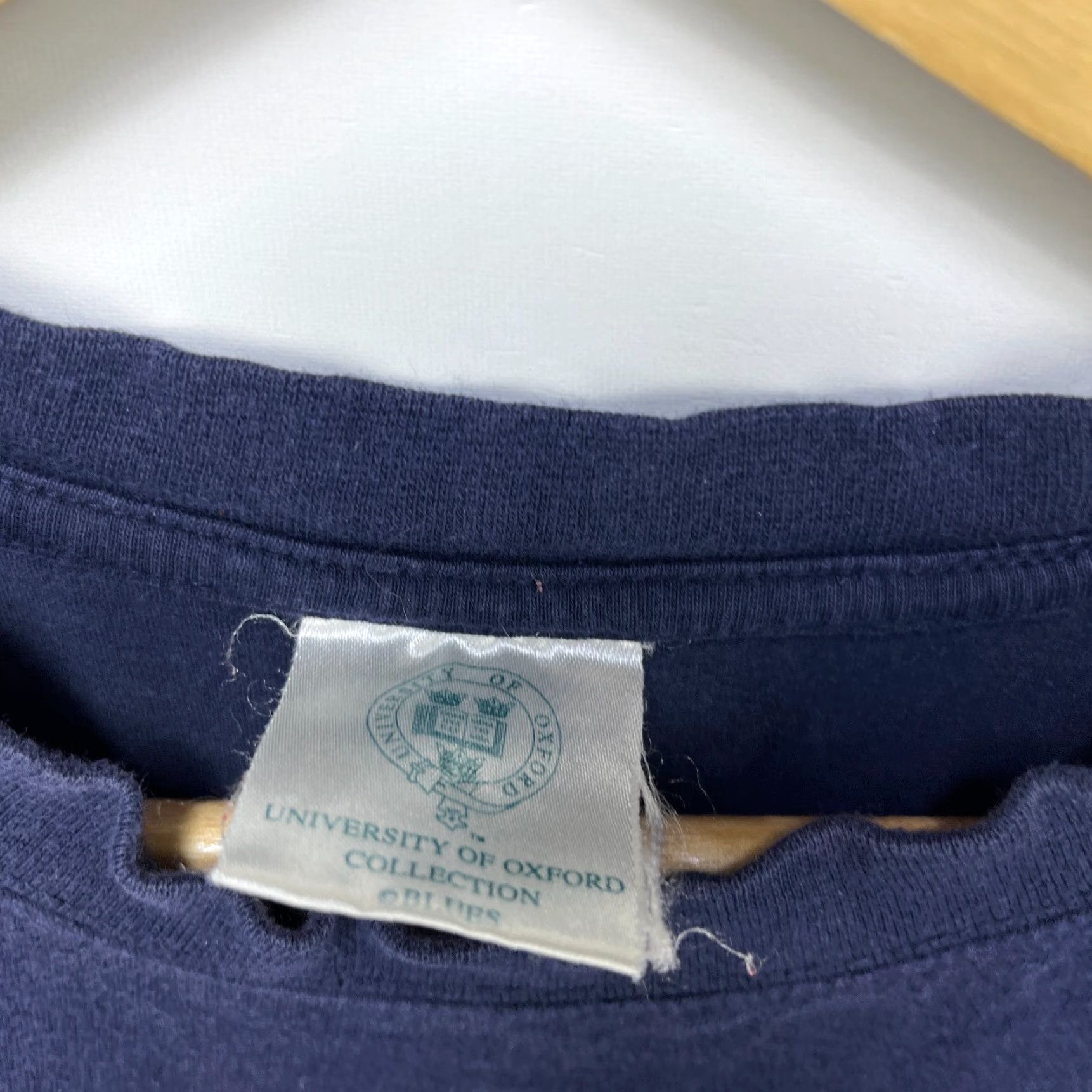 Vintage VINTAGE University of Oxford England T-Shirt Large Men Blue 90s Shirts Size US L / EU 52-54 / 3 - 4 Thumbnail