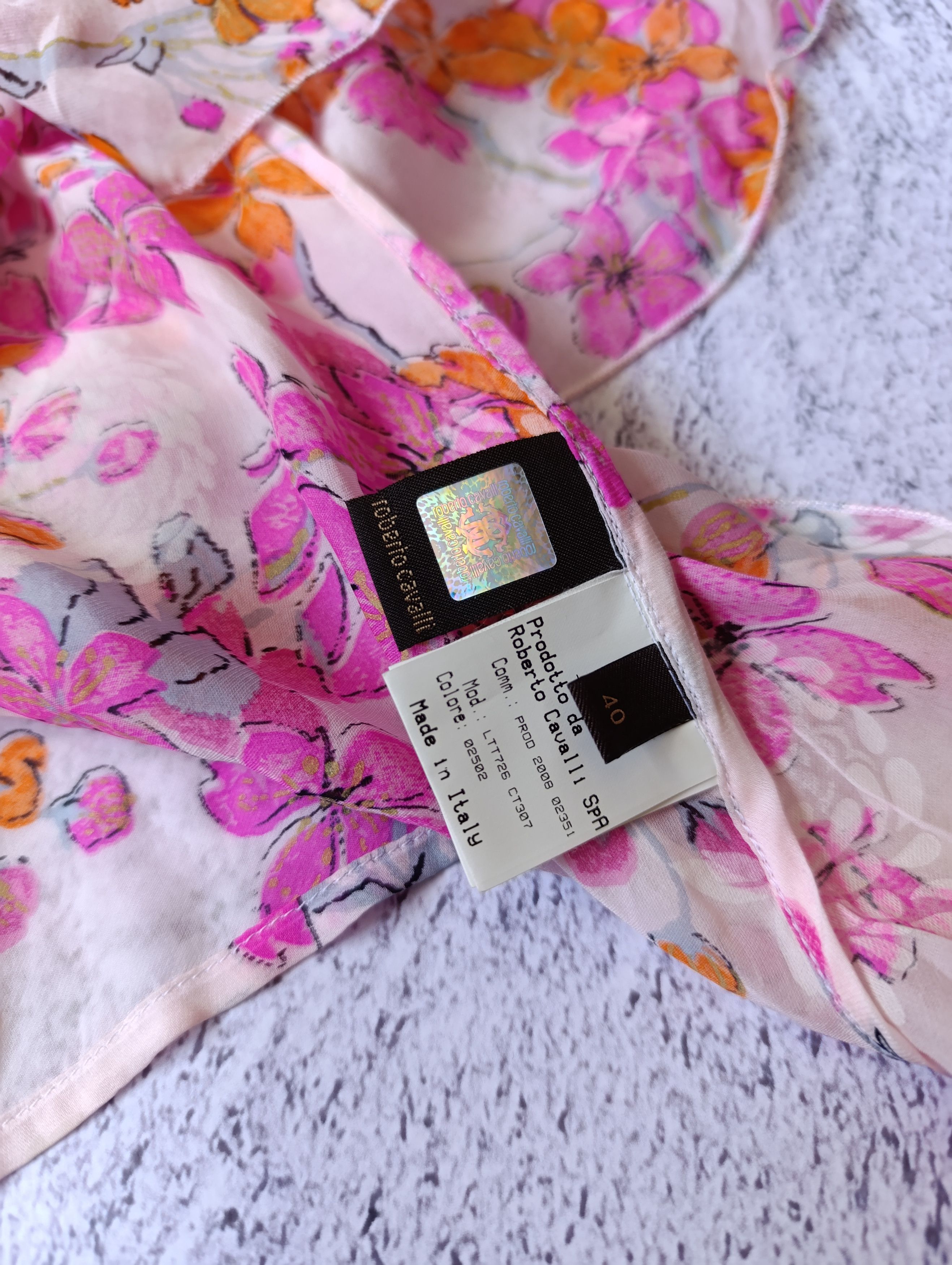 Roberto Cavalli ROBERTO CAVALLI VINTAGE SILK BLOUSE WITH FLOWERS PRINT Size S / US 4 / IT 40 - 9 Thumbnail