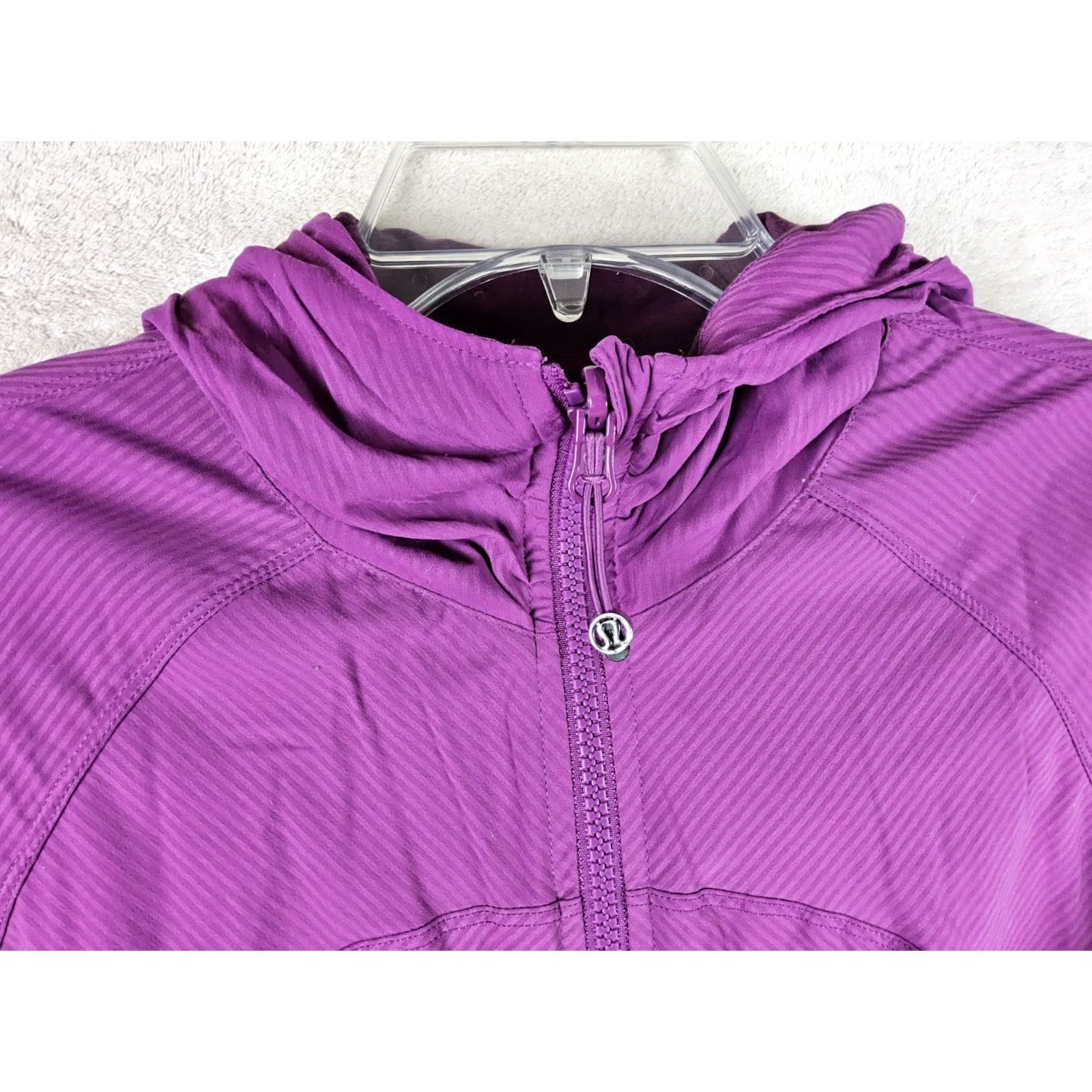 Lululemon Lululemon Women's Reversible Full Zip Jacket Size 10 Purple Athletic Jacket Womens Reversible Activewear 10 Size L / US 10 / IT 46 - 2 Thumbnail