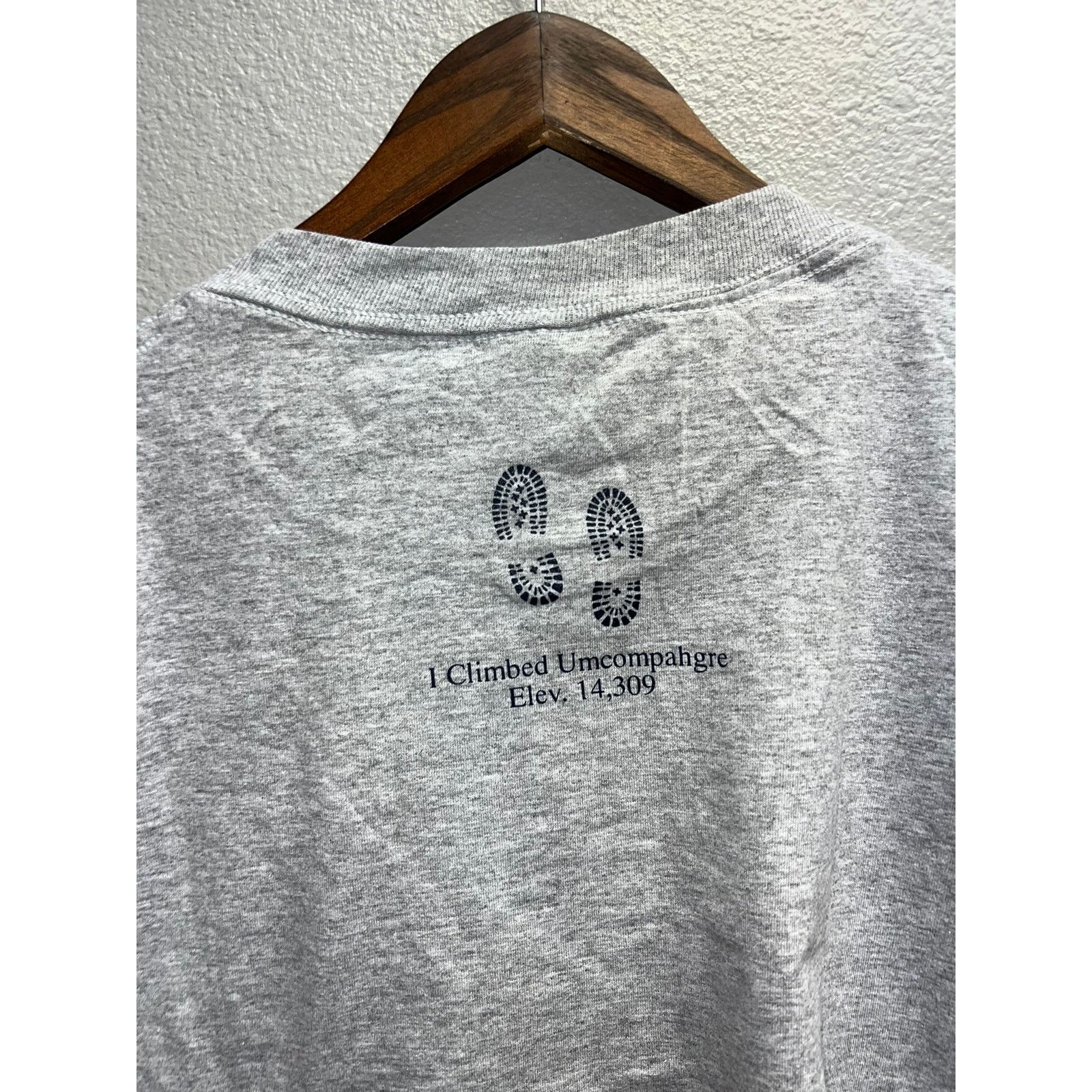 Jerzees Vintage Rocky Mountains Shirt Go Climb A Mountain Tee XL Size US XL / EU 56 / 4 - 6 Thumbnail