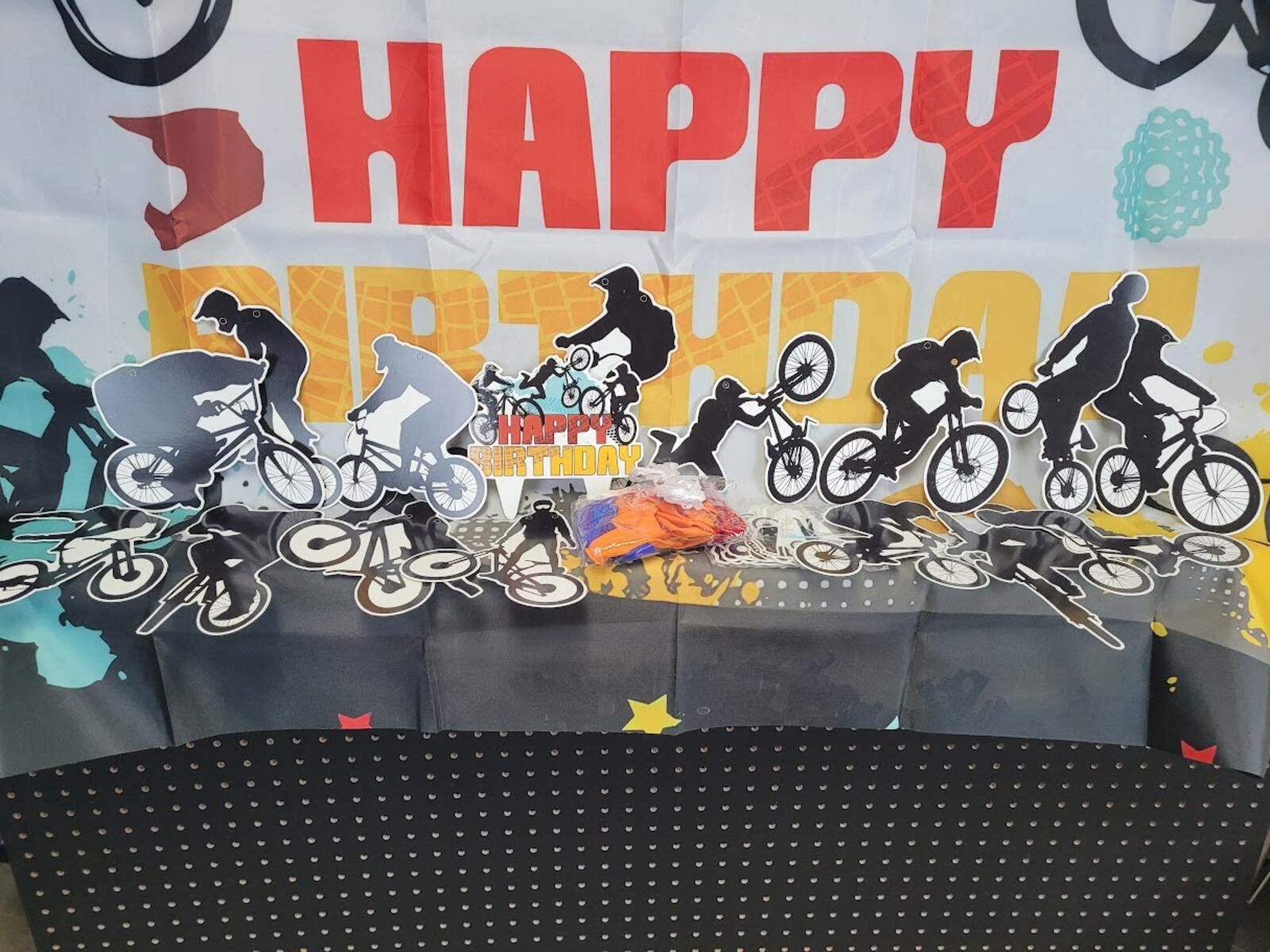 Other Bicycle Birthday Party Set - Backdrop, Balloons & Toppers Size ONE SIZE - 1 Thumbnail