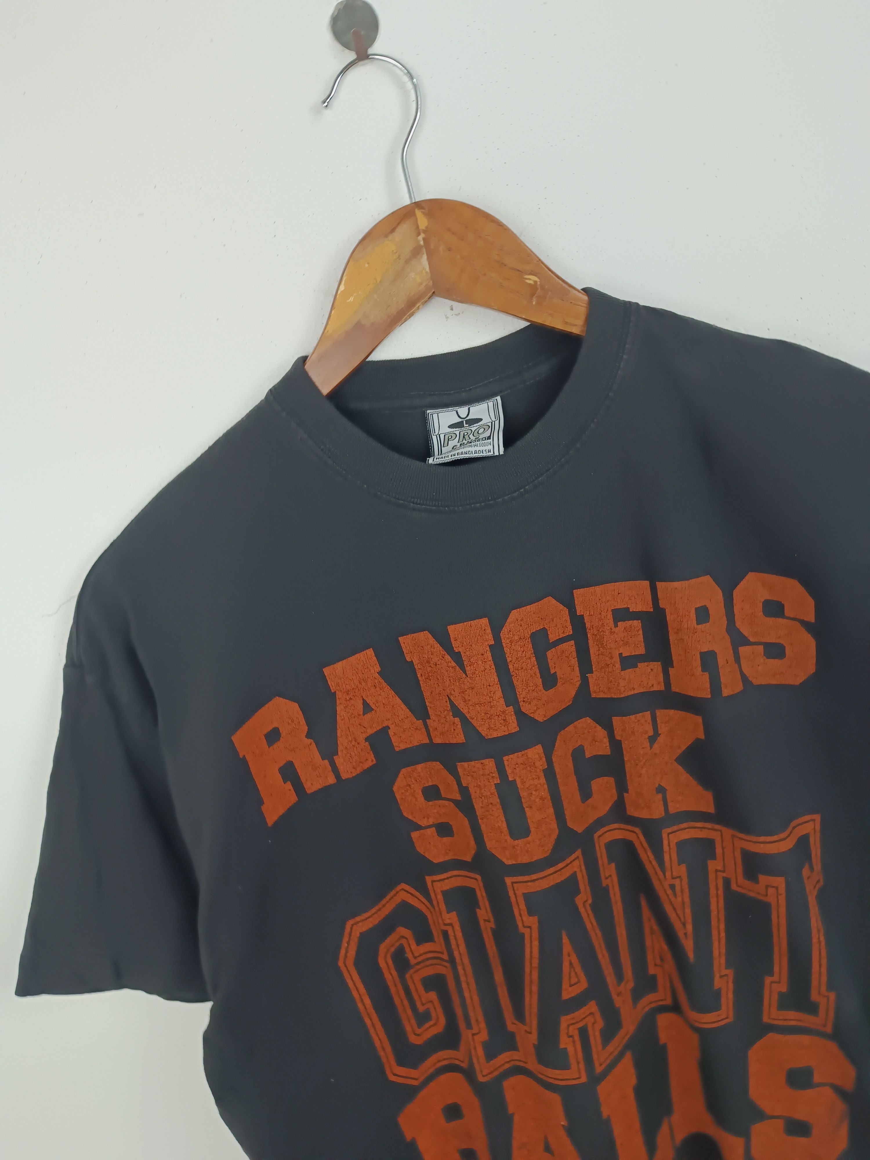 NFL VINTAGE RANGERS SUCK GIANTS BALLS NFL HUMOR TEE Size US L / EU 52-54 / 3 - 5 Thumbnail