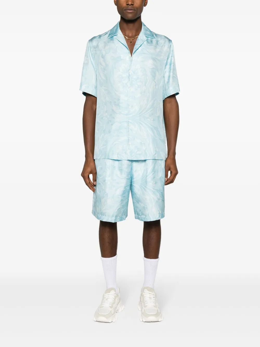 Versace o1y0525 Short in Sky Blue Size US 34 / EU 50 - 5 Thumbnail
