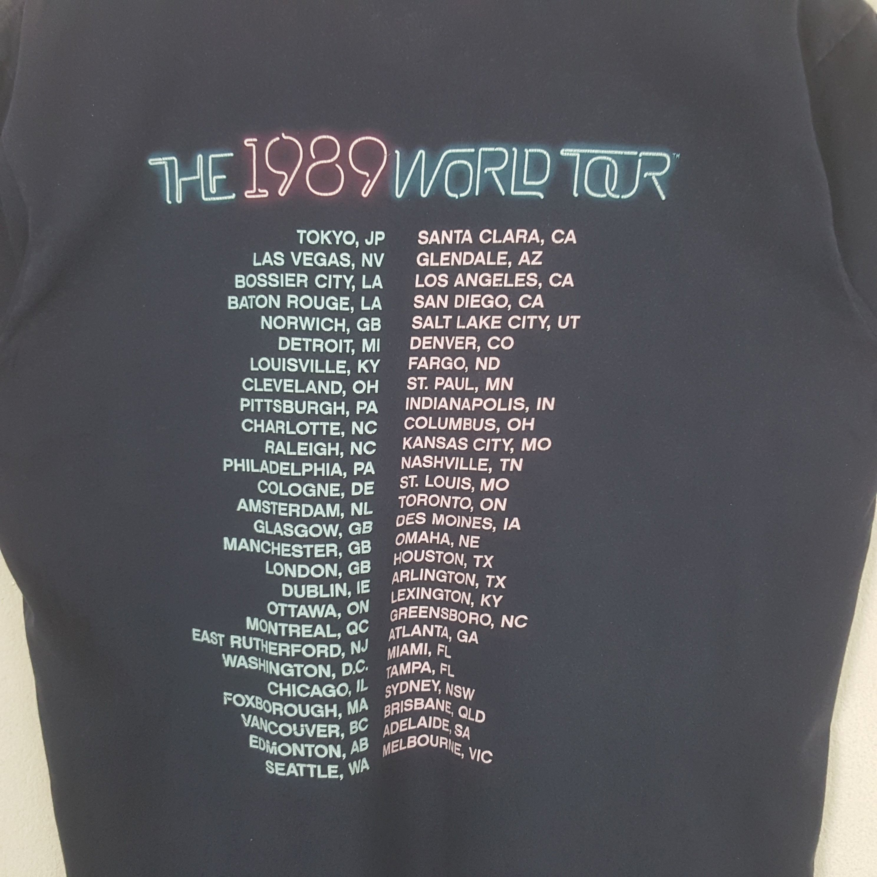 Band Tees Vintage Taylor Swift American Solo Singer Tshirt C301N2 Size US M / EU 48-50 / 2 - 4 Thumbnail