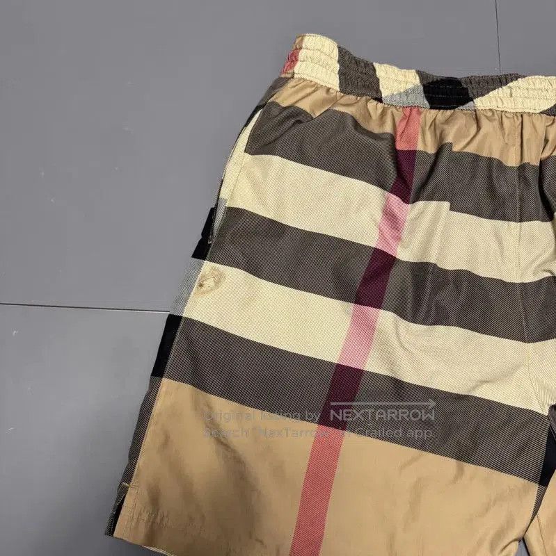 Burberry Burberry Men’s Checked Swim Shorts. Size US 27 - 3 Thumbnail