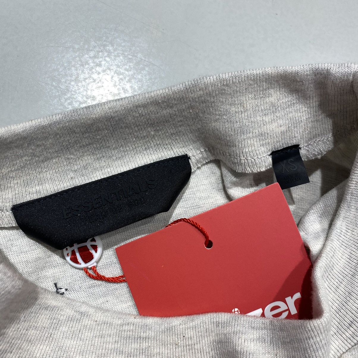 Essentials × NBA Fear of God Essentials x NBA Hawks Tee Light Heather Grey Size US XS / EU 42 / 0 - 5 Thumbnail