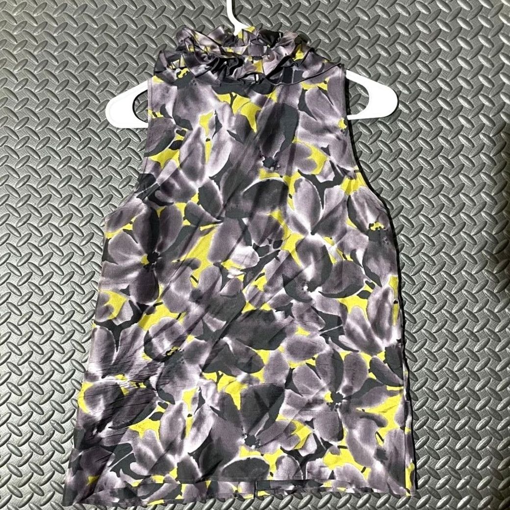 J.Crew J. Crew Button-Up Silk Blouse Sleeveless Floral Gray Green Ruffle Collar Women 2 Regular Size XS / US 0-2 / IT 36-38 - 3 Thumbnail