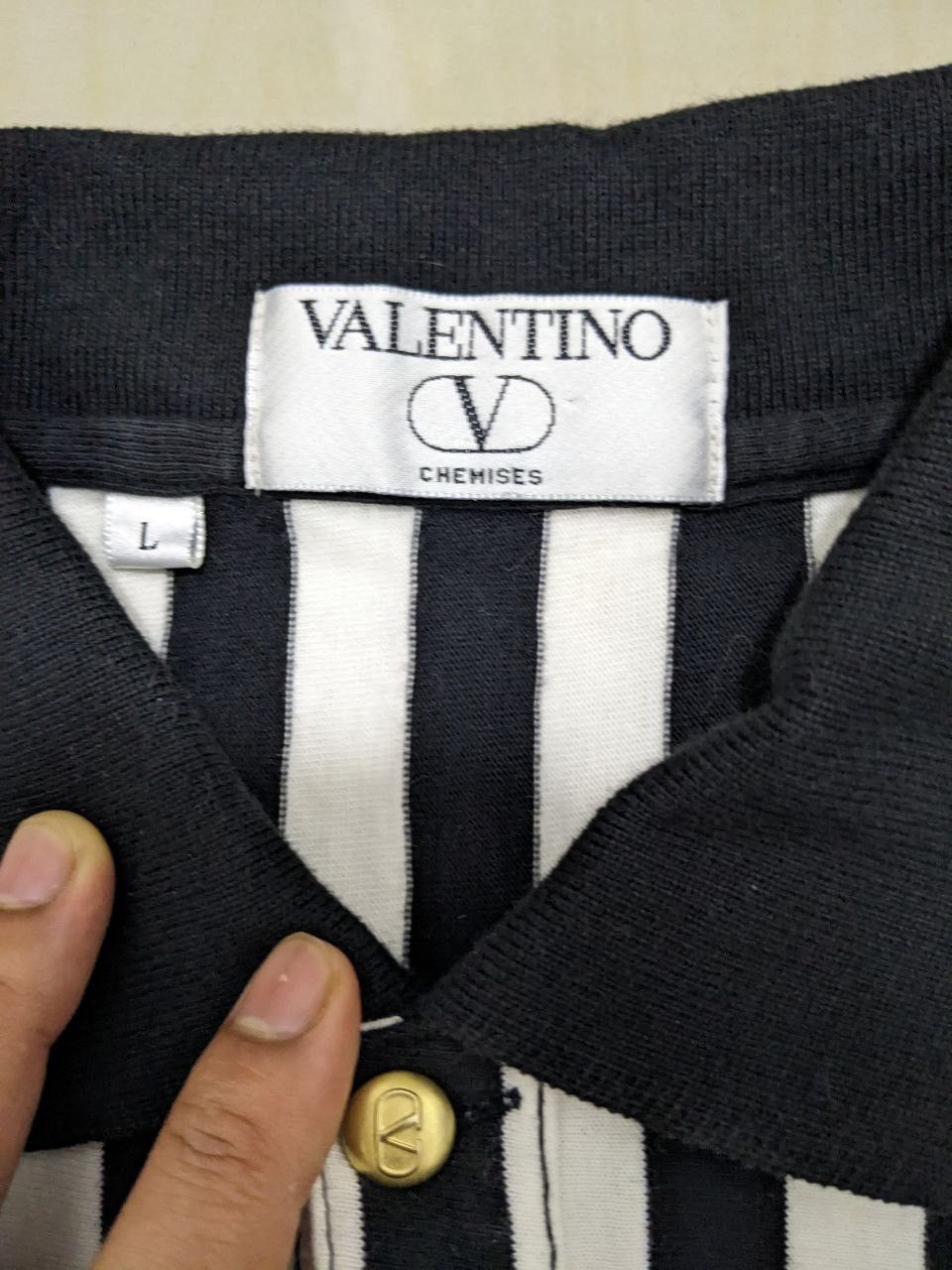 Valentino VALENTINO POLO BLACK WHITE STRIPE WITH ENGRAVED BUTTON UP Size US M / EU 48-50 / 2 - 5 Thumbnail