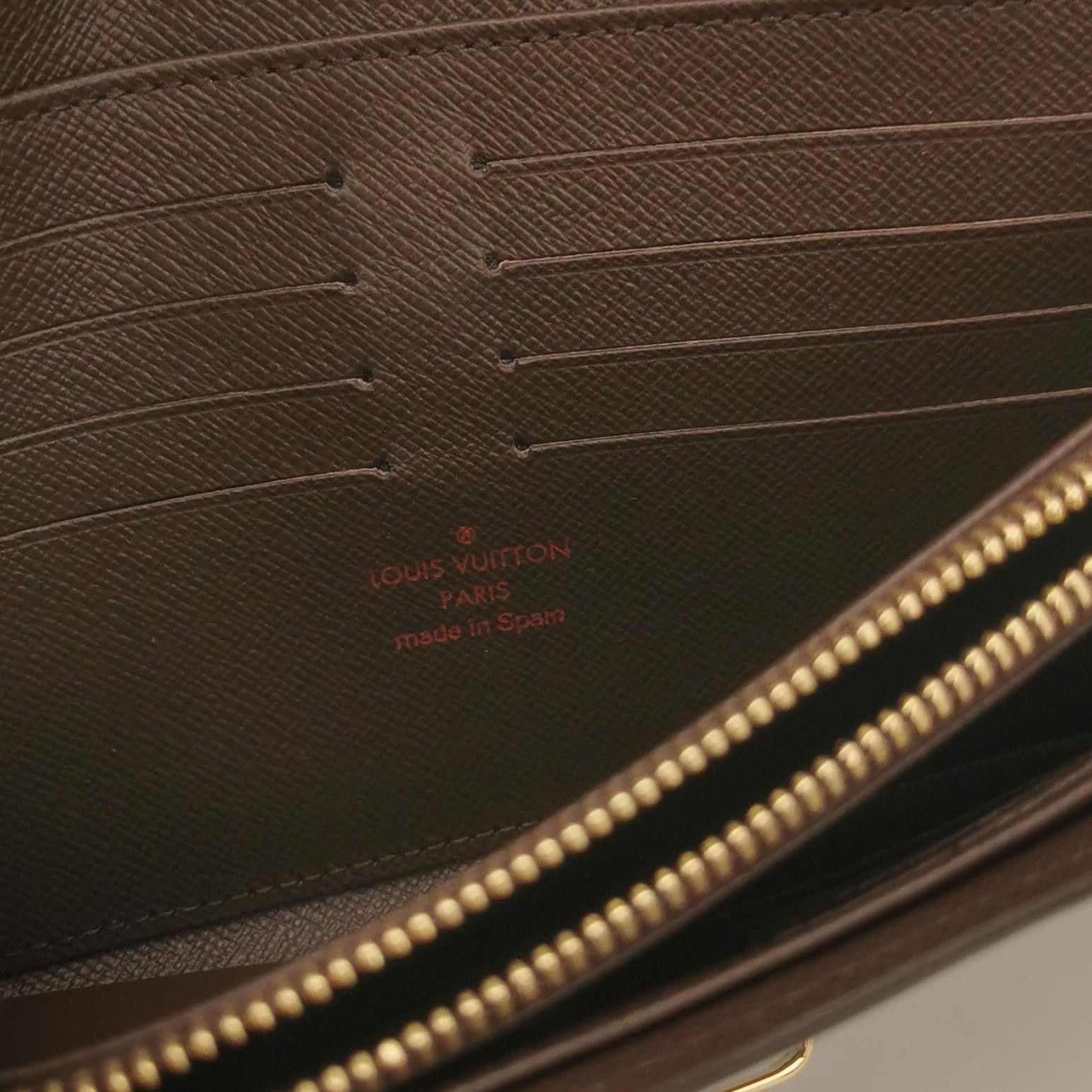 Louis Vuitton Louis Vuitton (LV) Cowhide Checkerboard Clutch -y2506 Size ONE SIZE - 1 Thumbnail