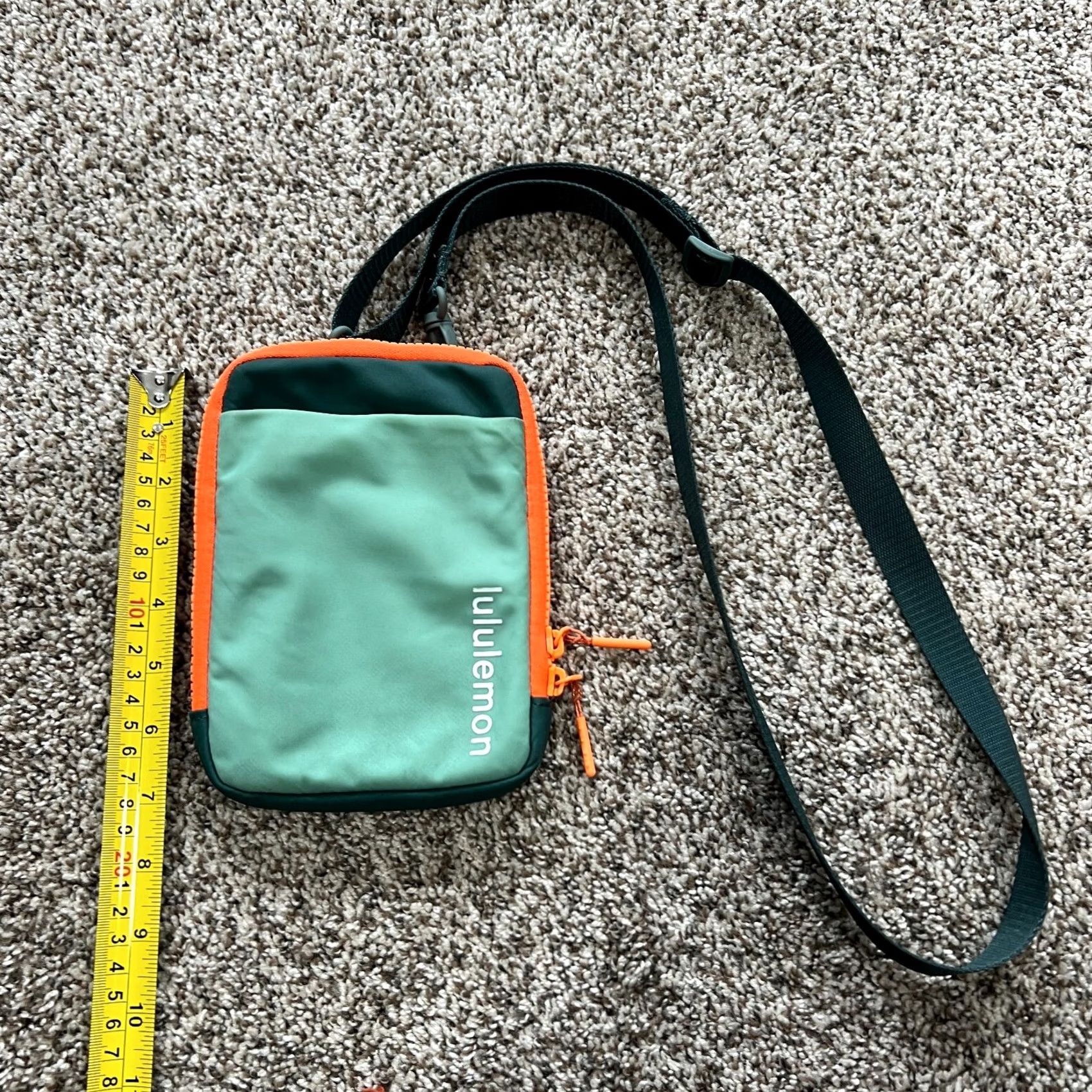 women's lululemon crossbody bag All Night Festival Micro Belt 2L so fans can easily transition from daytime activities to game day style. lululemon Light Ivory New York