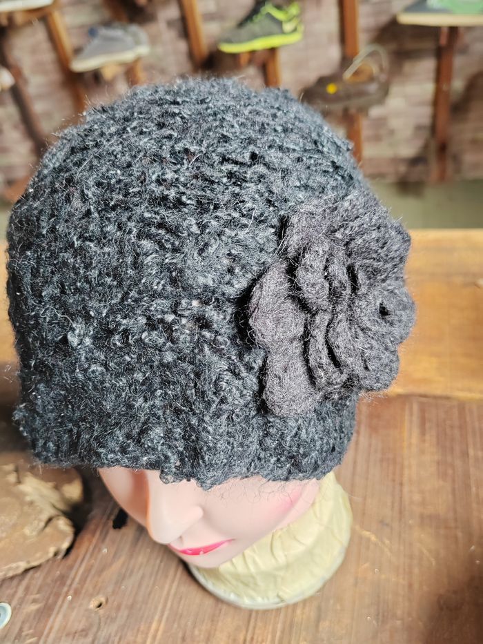 Japanese Brand Vintage Crochet Knitted handmade Beanie Snowcap Size ONE SIZE - 4 Thumbnail