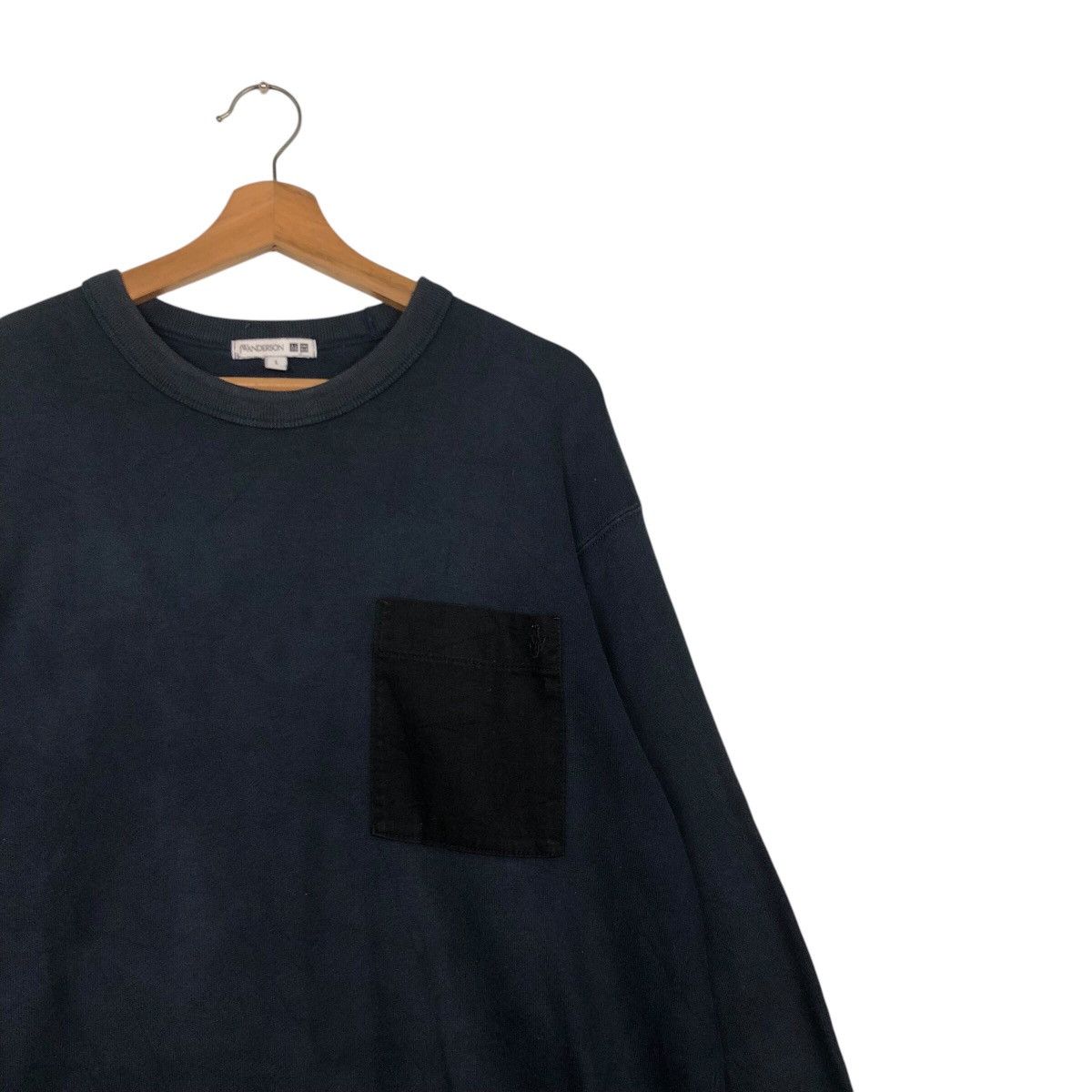 Japanese Brand 📌Vintage Sweatshirt J.W.Anderson X Uniqlo Japan Size US L / EU 52-54 / 3 - 7 Thumbnail