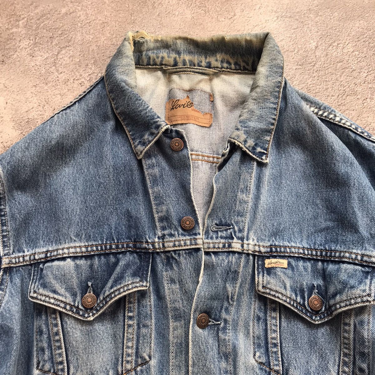 Vintage Vintage Levis Faded Trucker Jacket Y2K Streetwear Cropped XL Size US XL / EU 56 / 4 - 3 Thumbnail