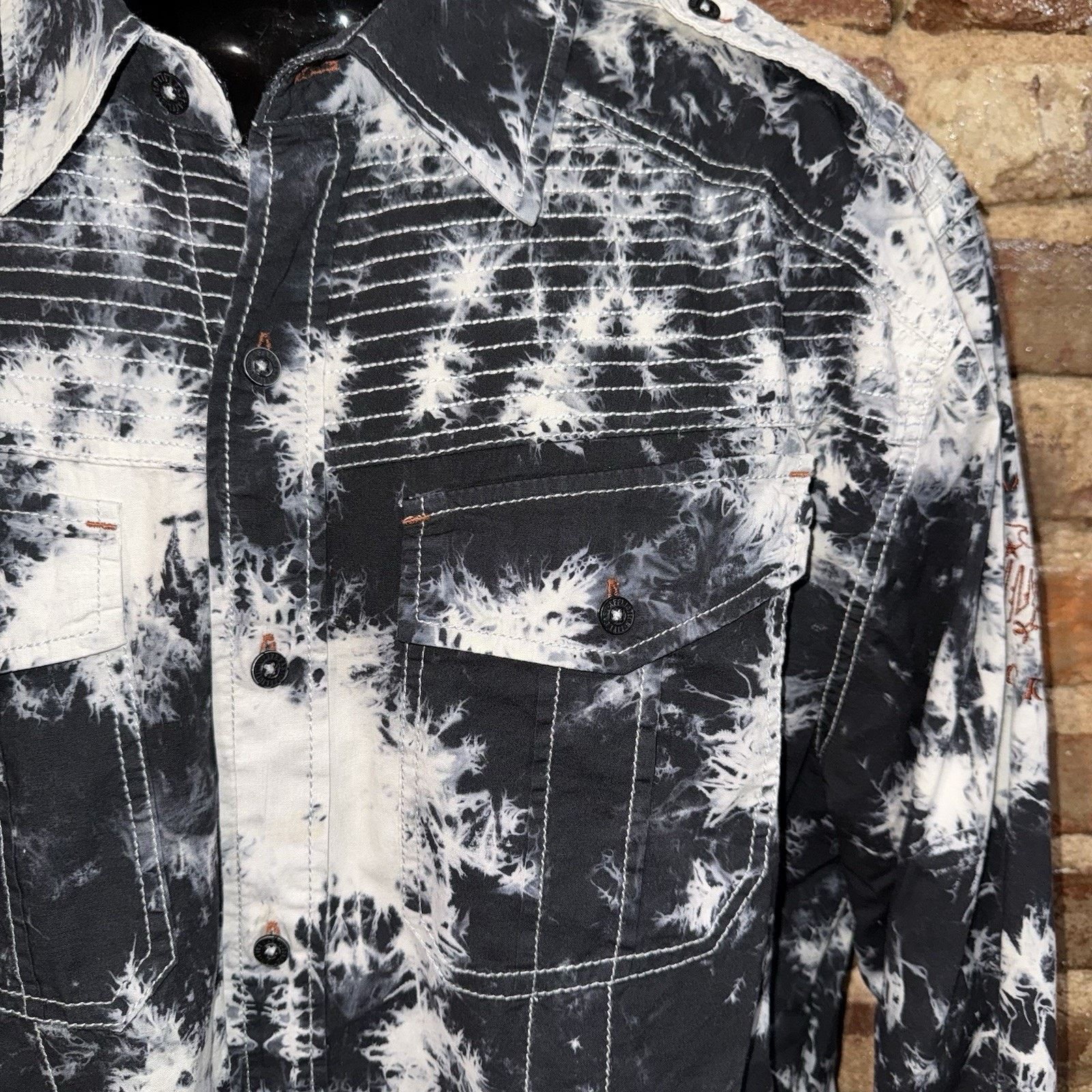 Affliction Affliction Sz XL Black Label Button Up Acid Wash Embroidered Size US XL / EU 56 / 4 - 3 Thumbnail