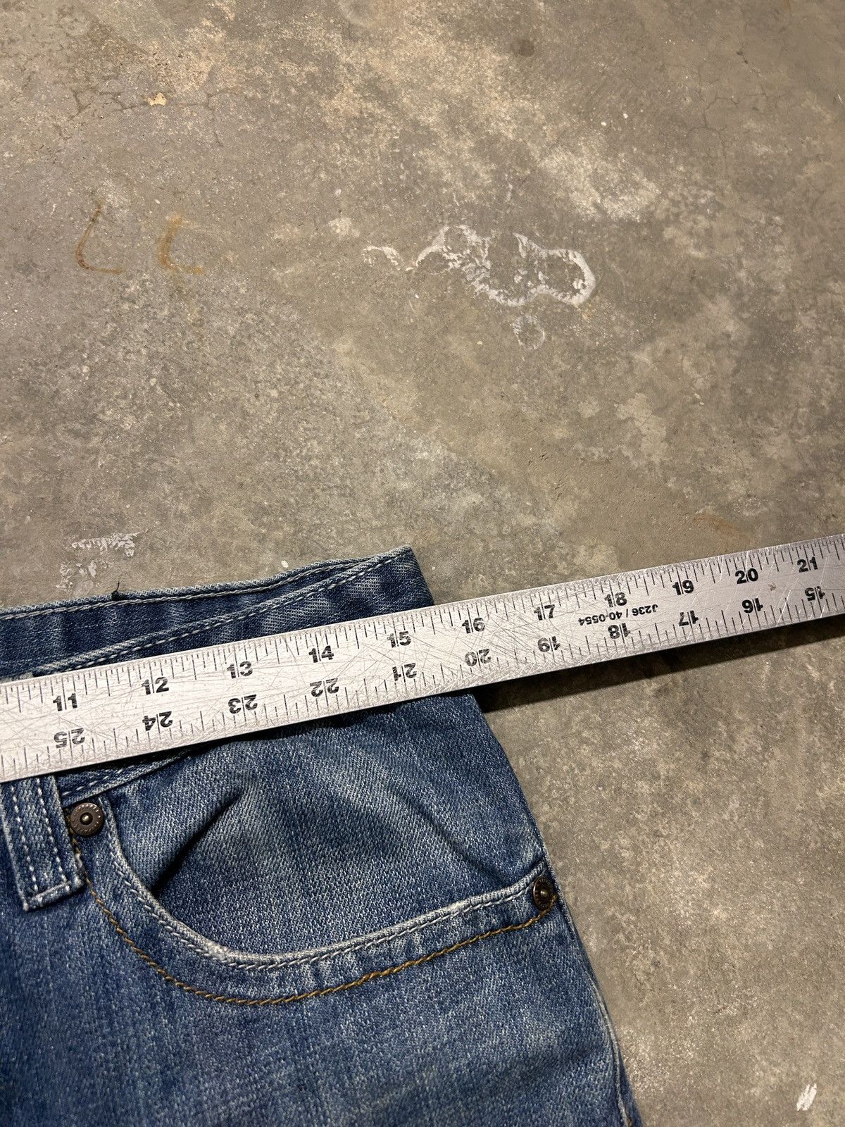Flypaper Jeans Vintage Y2K Flypaper Painted Embroidered Denim Jeans Size US 31 - 11 Thumbnail