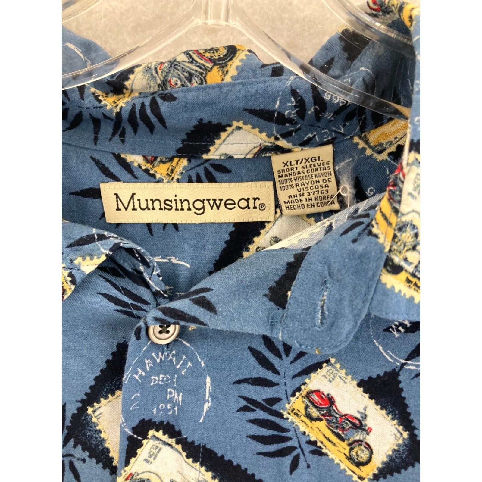 Vintage Munsingwear Shirt Mens XLT Aloha Button Up Cars Motorcycles All Over Beach Hawaiian Theme Collared Spread Short Sleeve Button-Up Men Size US XL / EU 56 / 4 - 5 Thumbnail