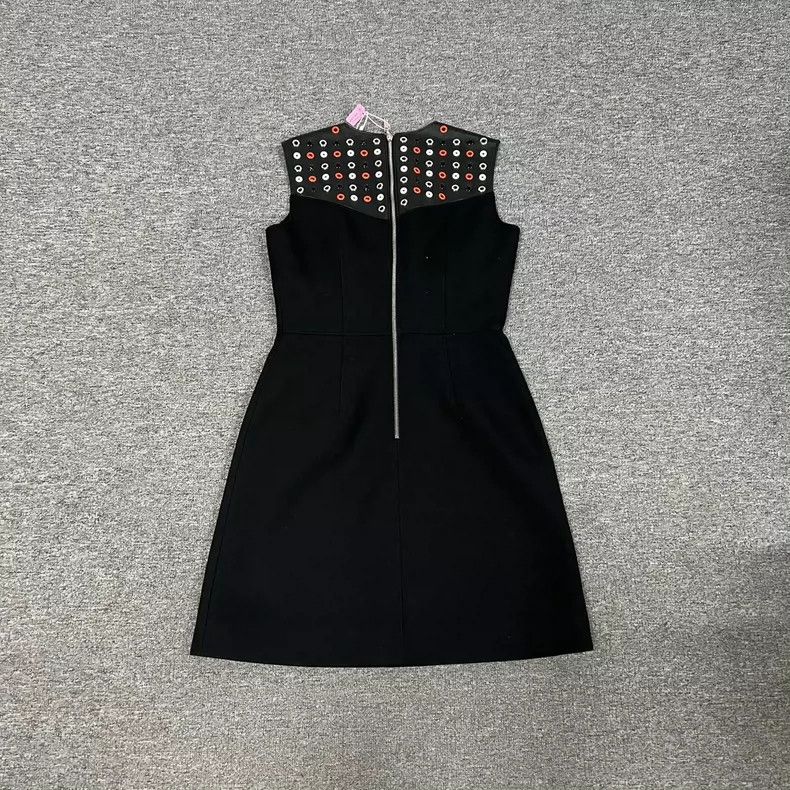 Louis Vuitton Louis Vuitton Eyelet Patchwork Dress 2505-Nextarrow Size XS / US 0-2 / IT 36-38 - 2 Thumbnail