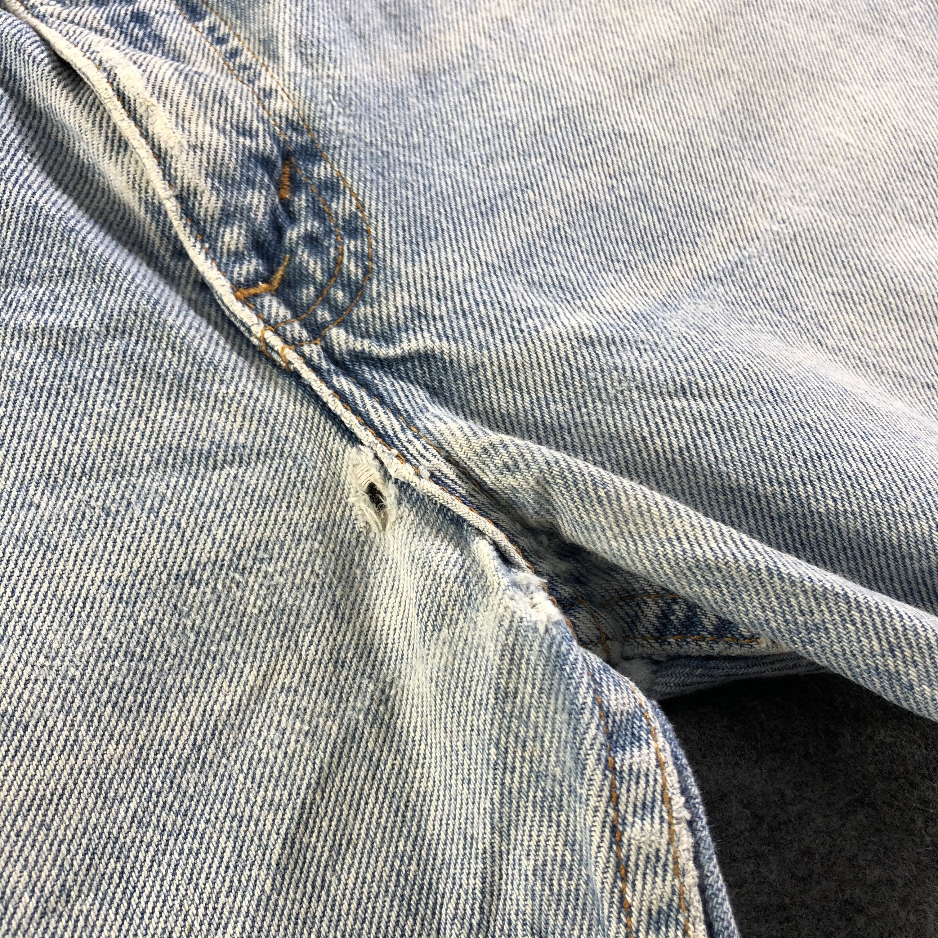 Levi's Vintage 90s Light Wash Levis 505 Jeans-J3013 Size US 35 - 8 Thumbnail