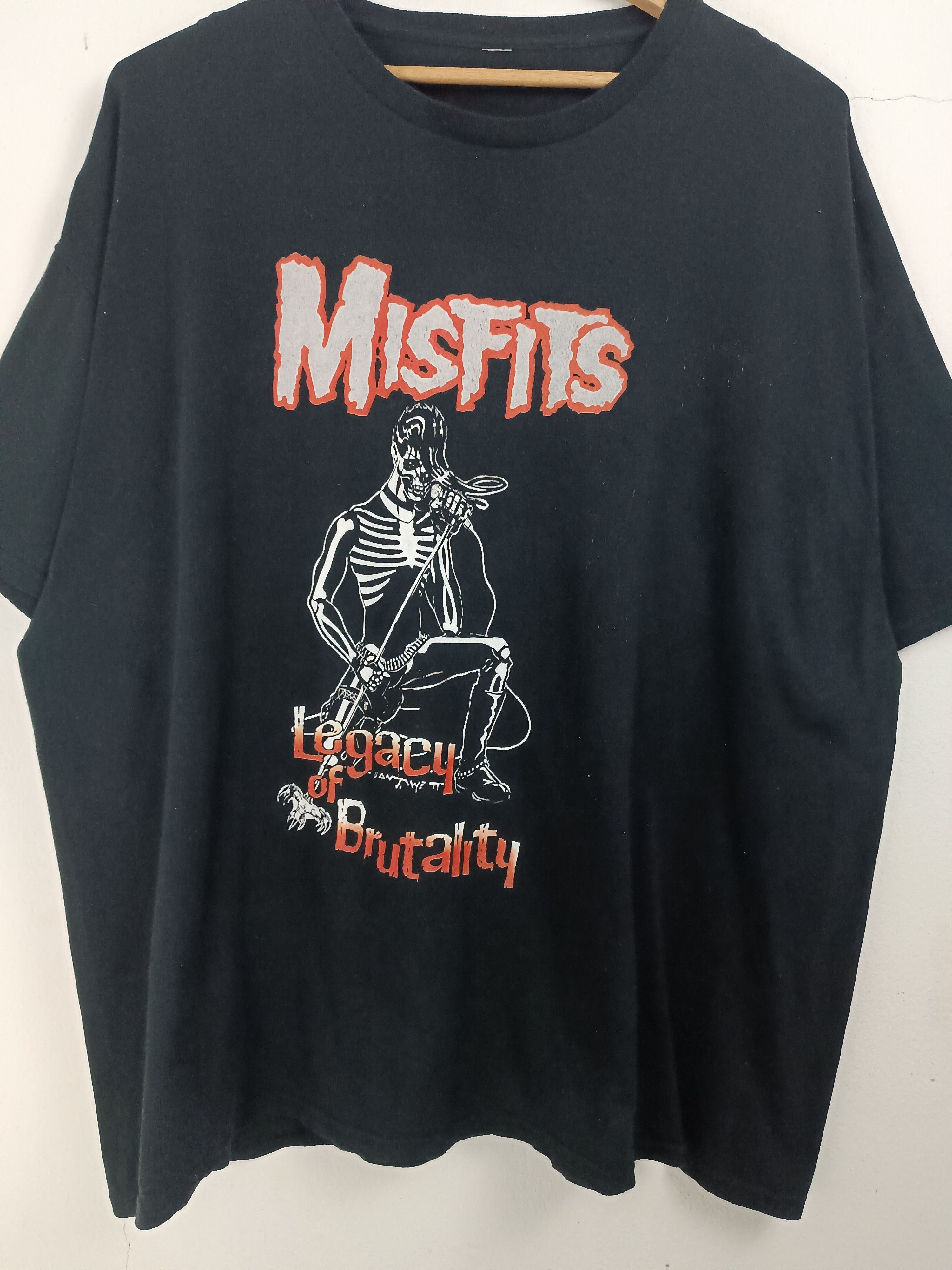 Band Tees VINTAGE MISFITS LEGACY OF BRUTALITY PUNK TEE rancid ramones Size US XXL / EU 58 / 5 - 7 Thumbnail
