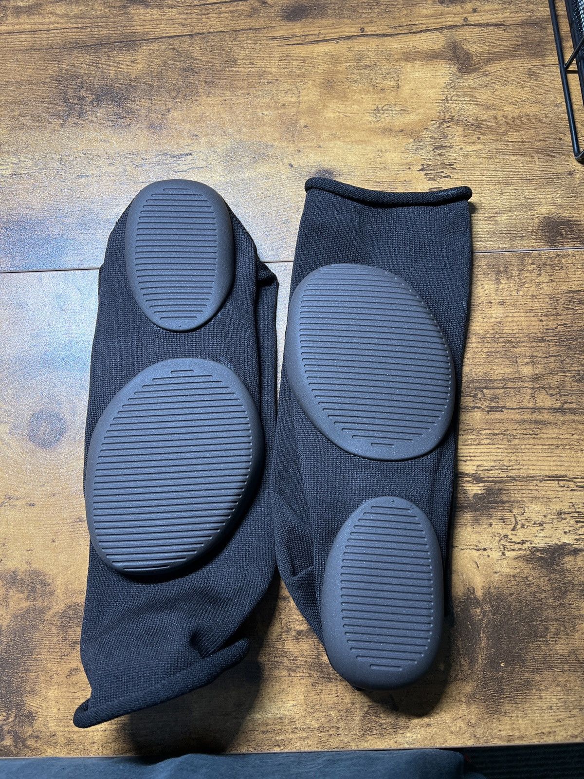 Yeezy Yeezy Pods Size US 12 / EU 45 - 6 Thumbnail