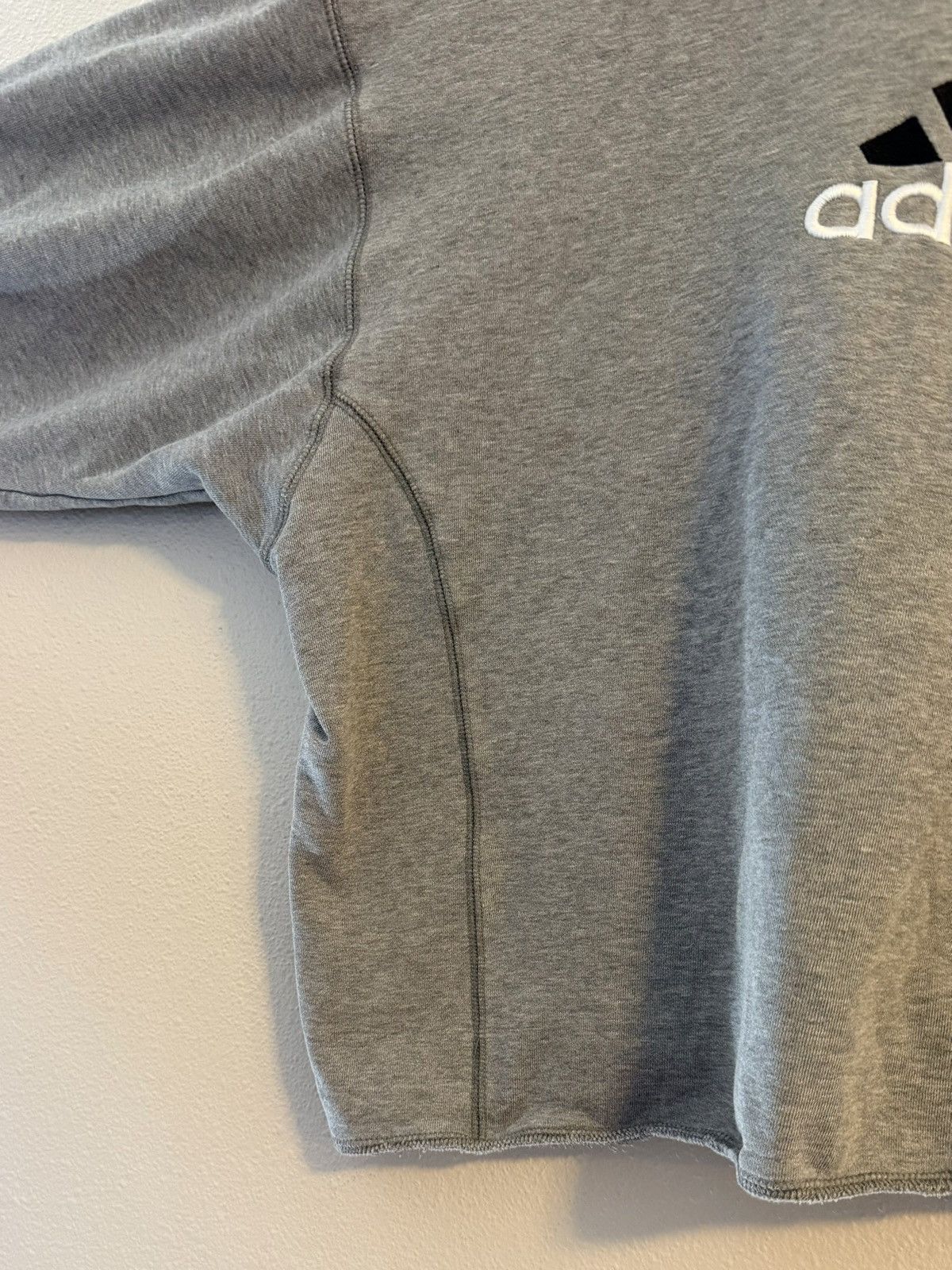 Adidas vtg 90s adidas heavyweight cropped crewneck medium Size US M / EU 48-50 / 2 - 4 Thumbnail