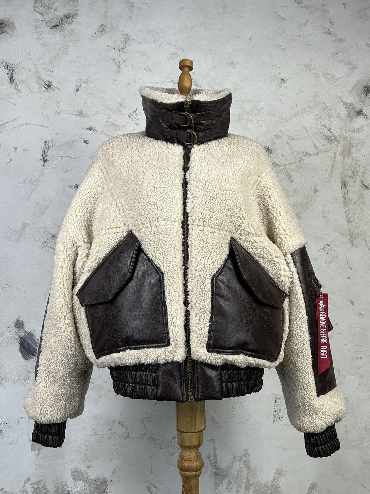 Alpha Industries Alpha Industries Shearling Bomber Jacket Size L Size L / US 10 / IT 46 - 2 Thumbnail