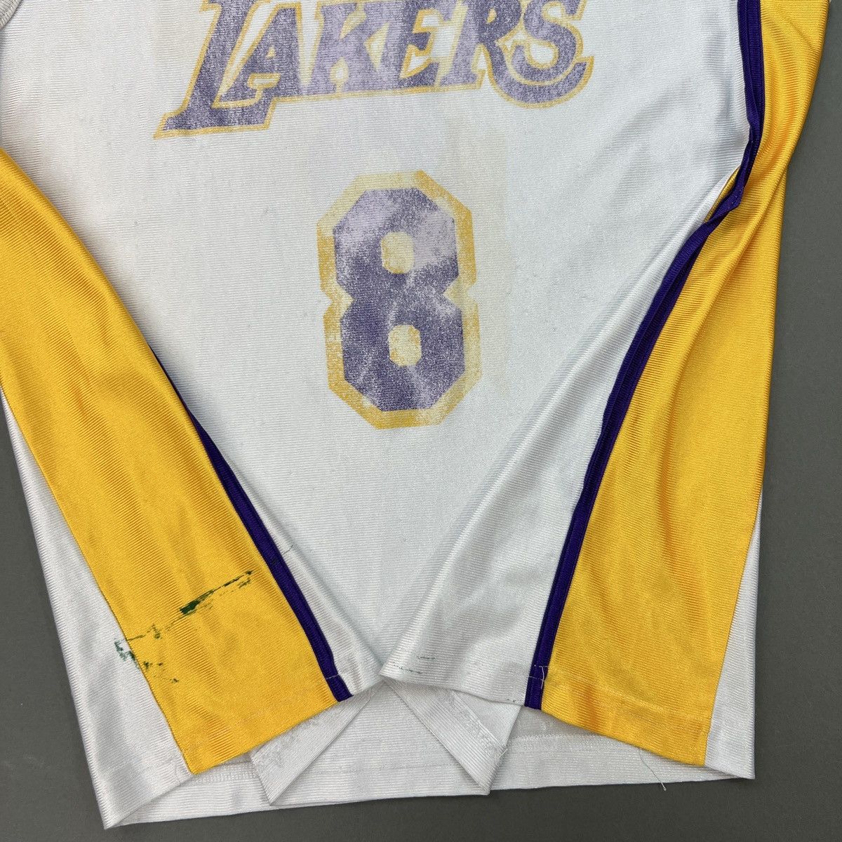 NBA 1990s Vintage Kobe Bryant Lakers Number 8 Jersey Size US M / EU 48-50 / 2 - 4 Thumbnail