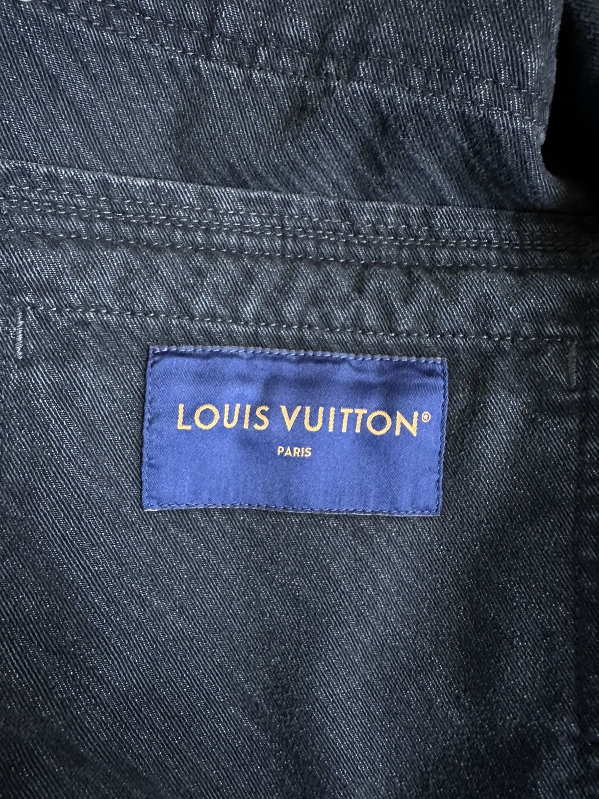 Louis Vuitton louis vuitton ss25 faded black all over logo denim jacket Size US L / EU 52-54 / 3 - 6 Thumbnail