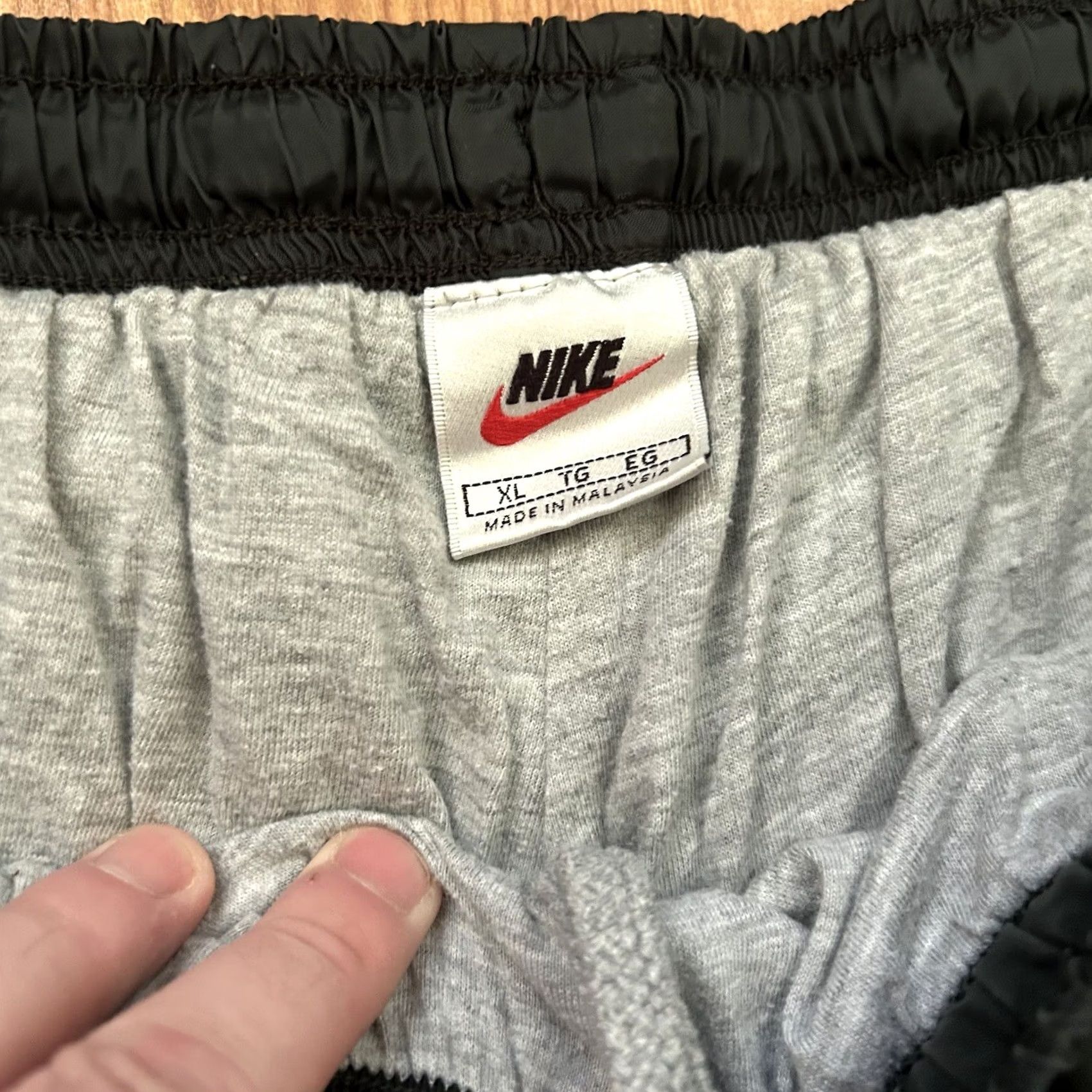 Nike VINTAGE Nike Track Pants Windbreaker Baggy 90s XL Mens Gray Tag Size US 36 / EU 52 - 3 Thumbnail