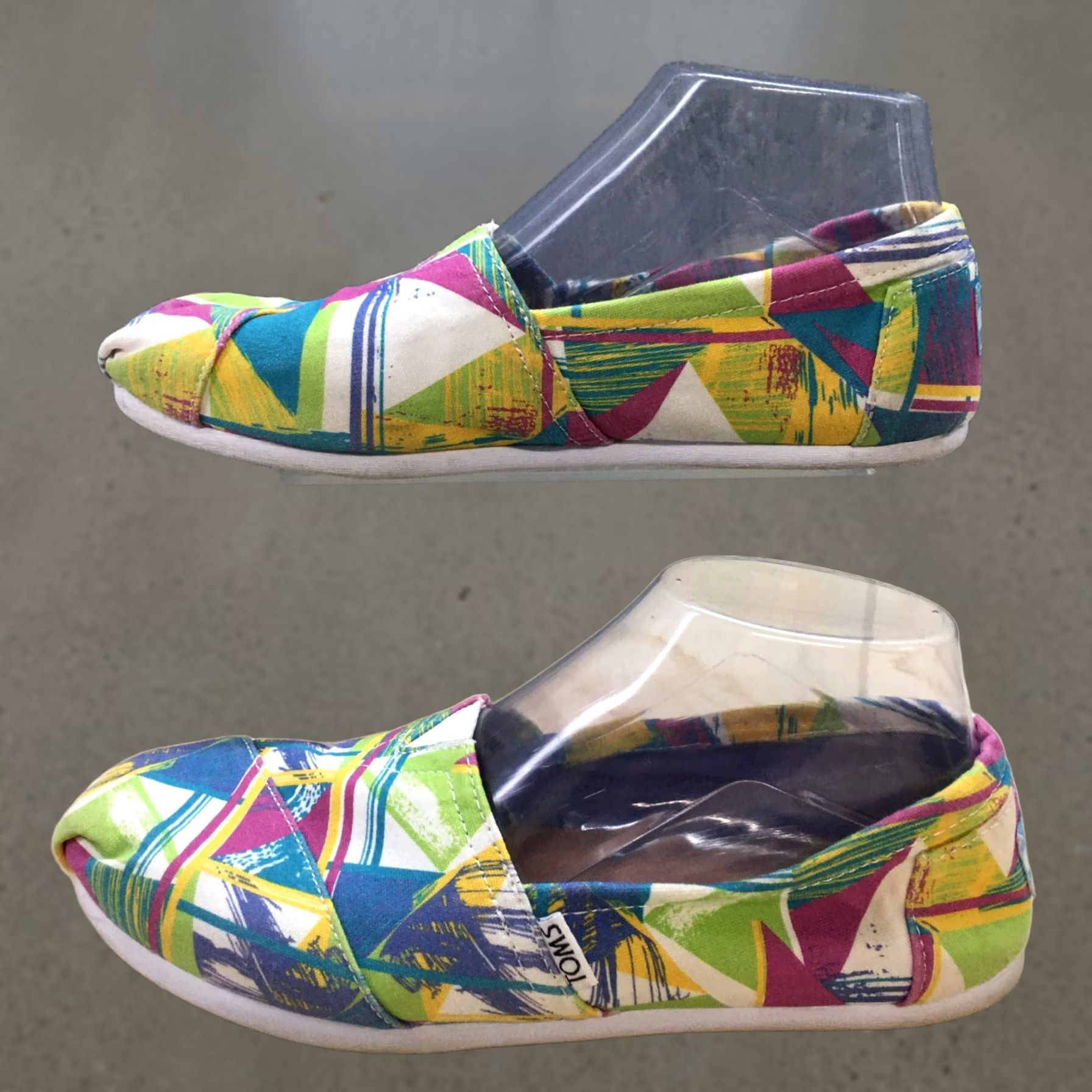Toms Toms Loafer Womens 8 Multicolor Geometric Round Toe Slip On Flats Canvas Casual Size US 8 / IT 38 - 1 Thumbnail