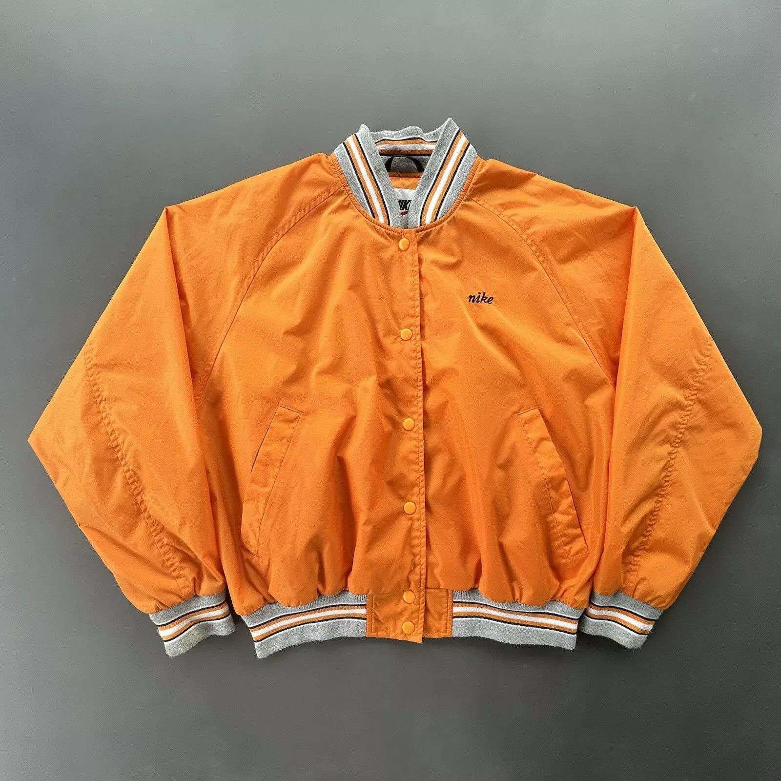 Nike Vintage Nike Bomber Jacket Womens Medium Logo Size US M / EU 48-50 / 2 - 9 Thumbnail