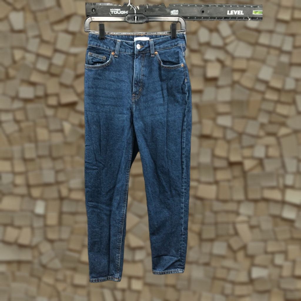 H&M H&M Capri Jeans Size 6 Womens Mid Dark Wash Blue Denim Capris, 5-Pocket, Belt Loops, Zip, Button, Logo, Cotton, Regular Rise Size 28" / US 6 / IT 42 - 1 Thumbnail
