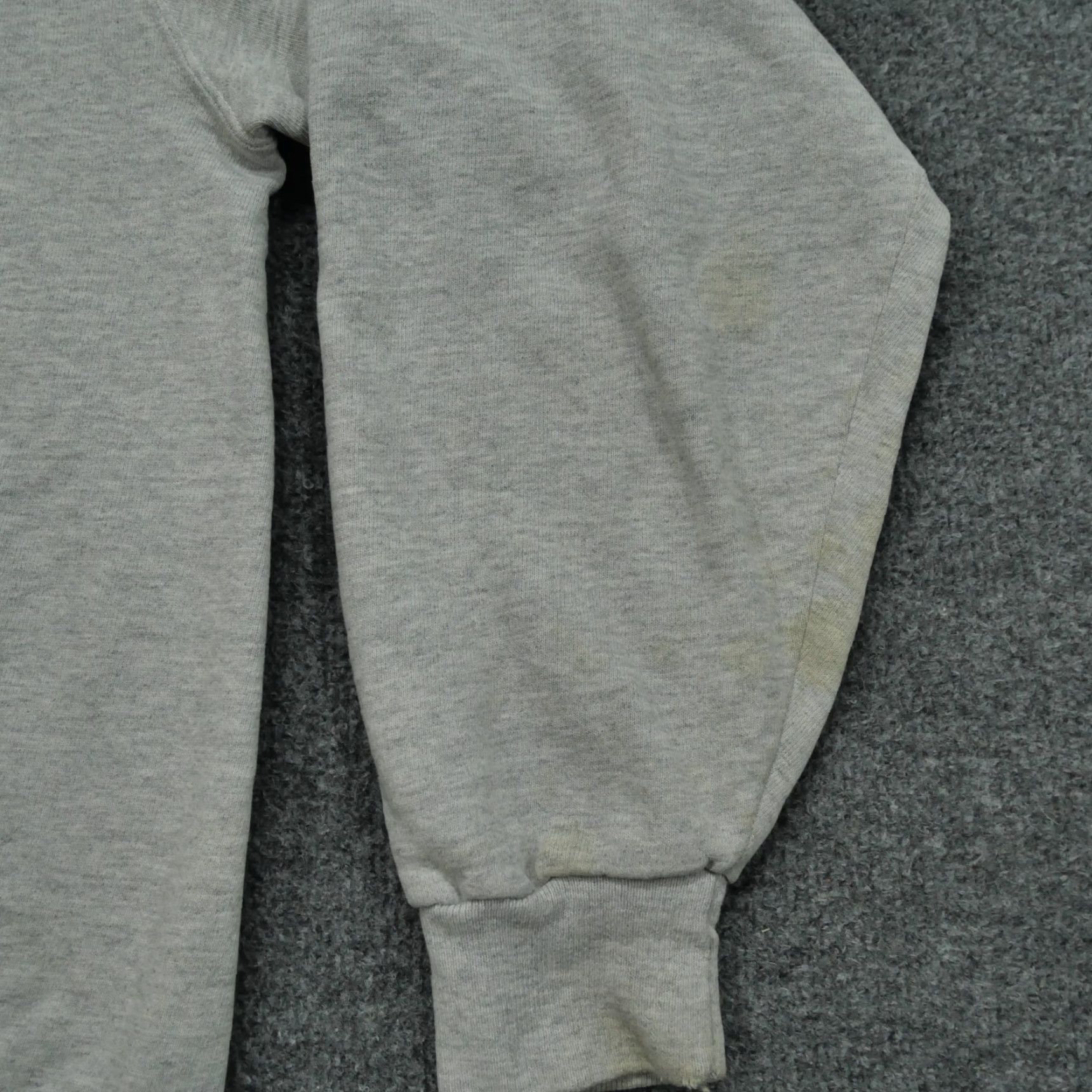 Champion VINTAGE Champion Sweatshirt Mens L Grey Pullover 90s Y2K Logo, Crew Neck, Long Sleeve, Cotton-Polyester, Fleece, Winter, 90s, Sweatshirt, Regular Fit Size US L / EU 52-54 / 3 - 3 Thumbnail