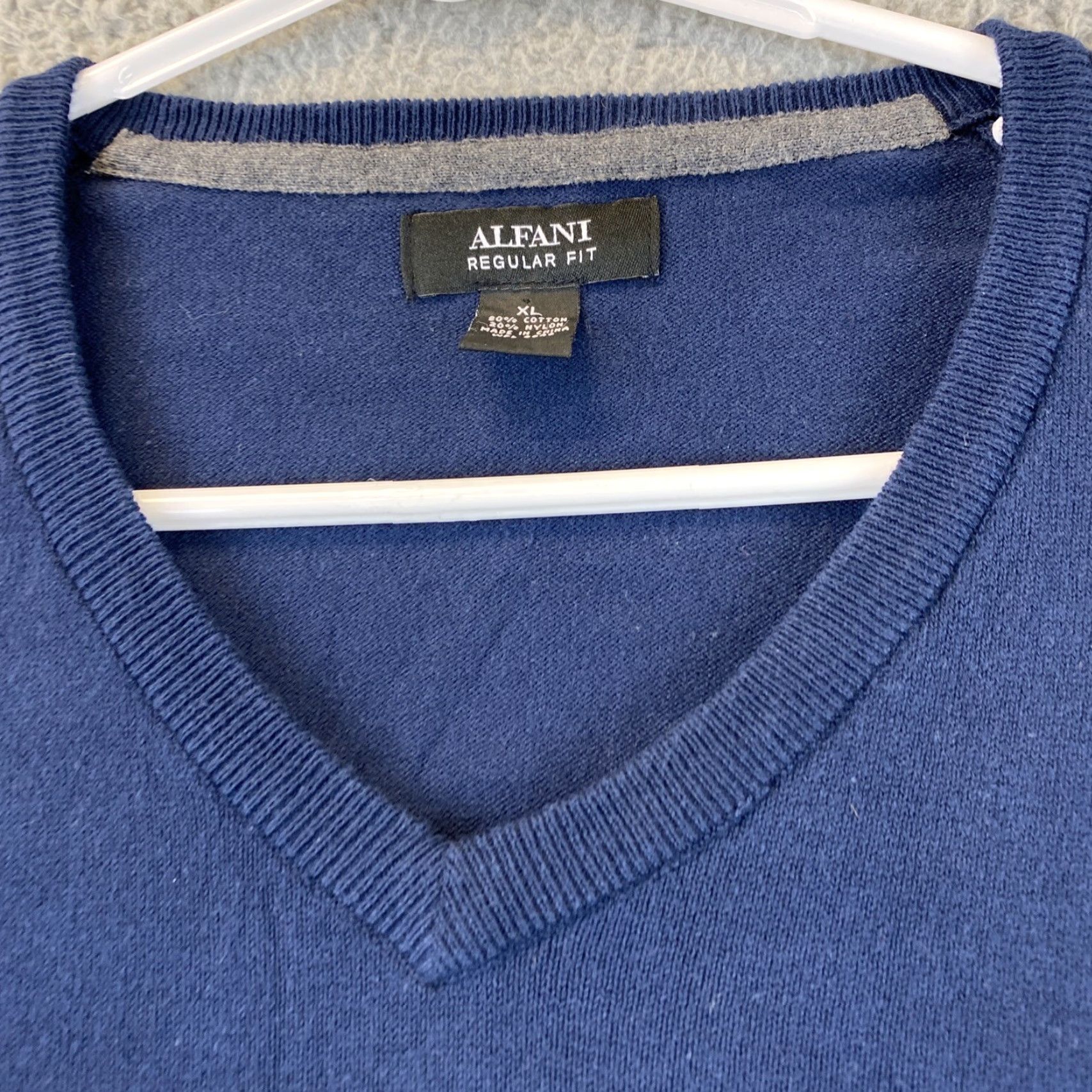 Alfani Alfani Pullover Knit Sweater Men's XL Long Sleeve Navy Blue V-Neck / 66-25 Size US XL / EU 56 / 4 - 4 Thumbnail