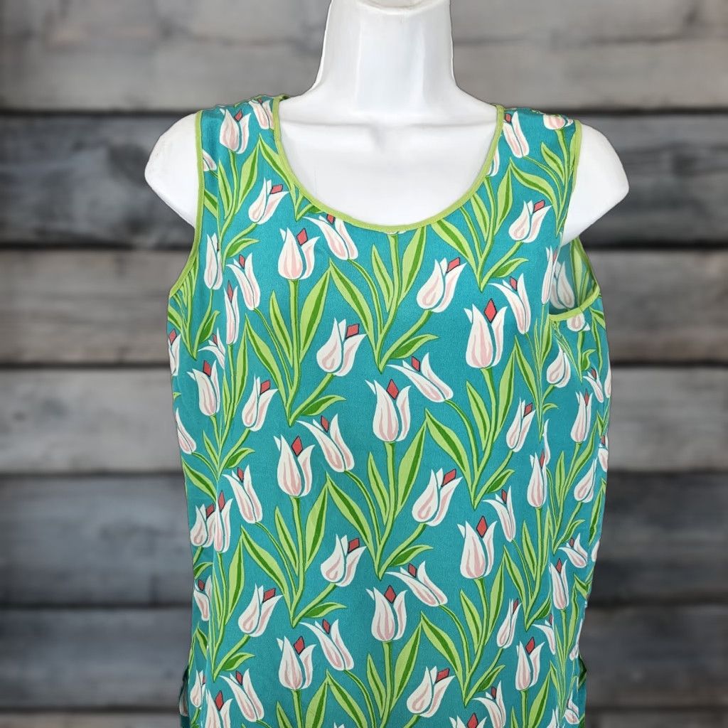 Bob Mackie Bob Mackie Womens Silk Tank Top Sz Small Blue Pink Tulips Floral Shirt Tank Womens Small Silk Tank Blue Floral Size S / US 4 / IT 40 - 1 Thumbnail