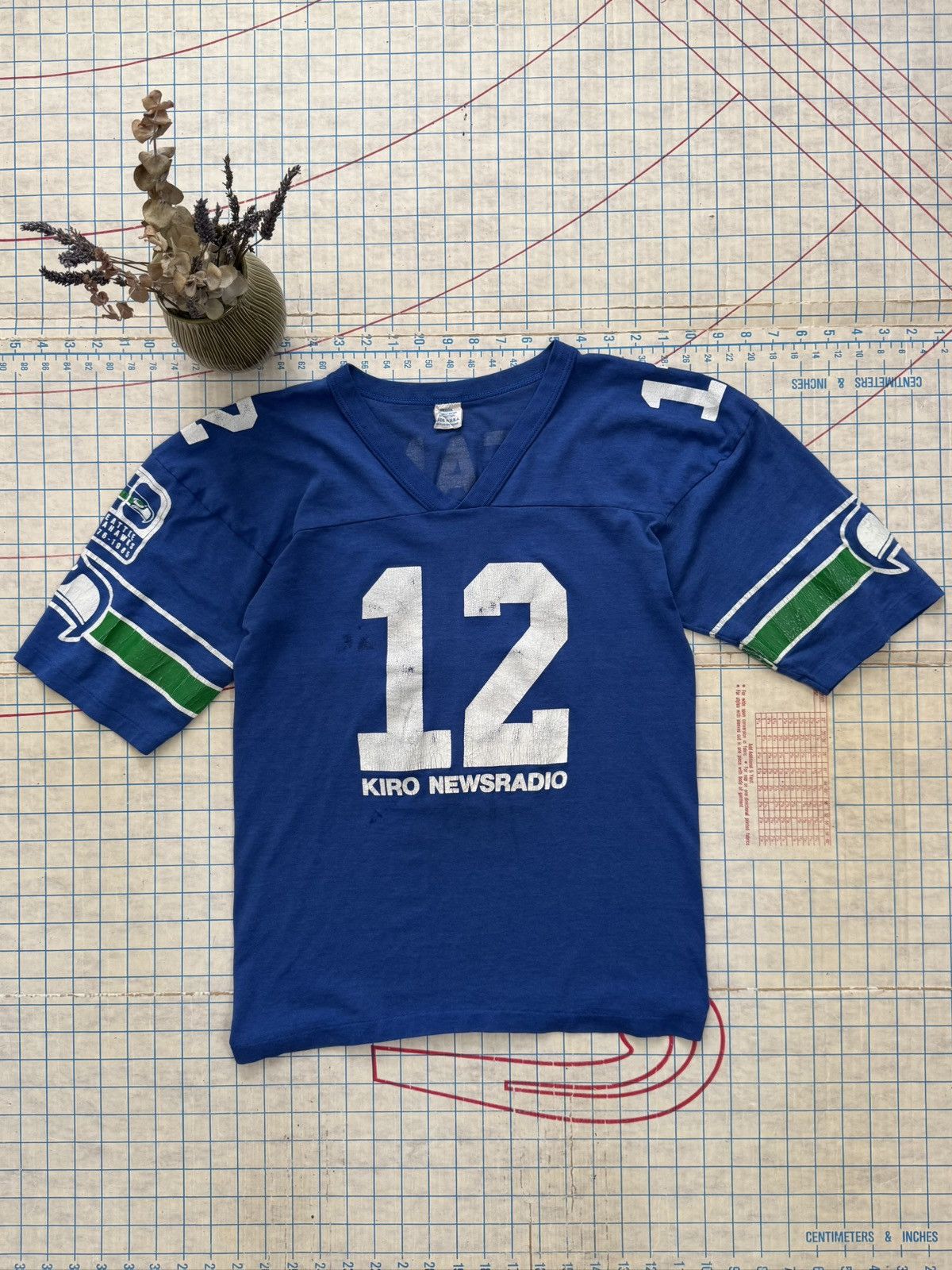 NFL × Vintage Vintage Seattle Seahawks Fan #12 V Neck Tee Fits Small Blue Size US S / EU 44-46 / 1 - 3 Thumbnail