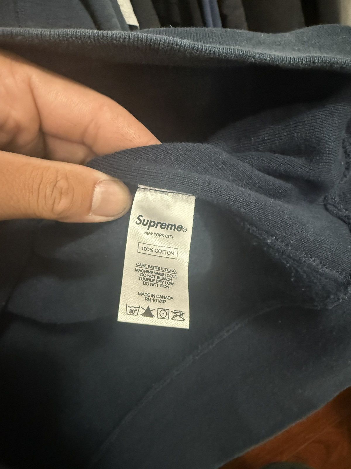 Supreme Supreme Navy BOGO Size US L / EU 52-54 / 3 - 3 Thumbnail