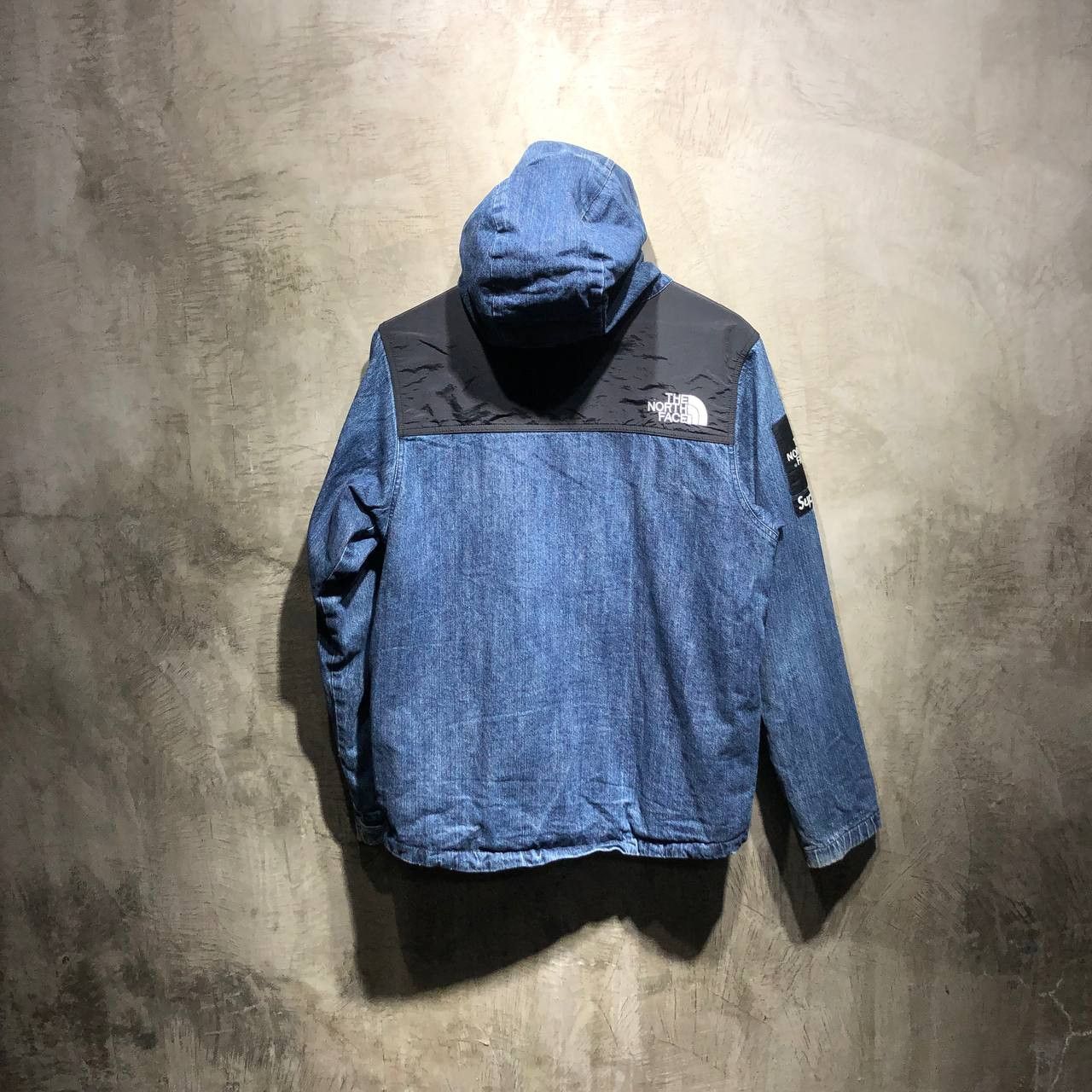 Supreme × The North Face Supreme X The North Face Dot Shot denim parka jacket Size US L / EU 52-54 / 3 - 11 Thumbnail