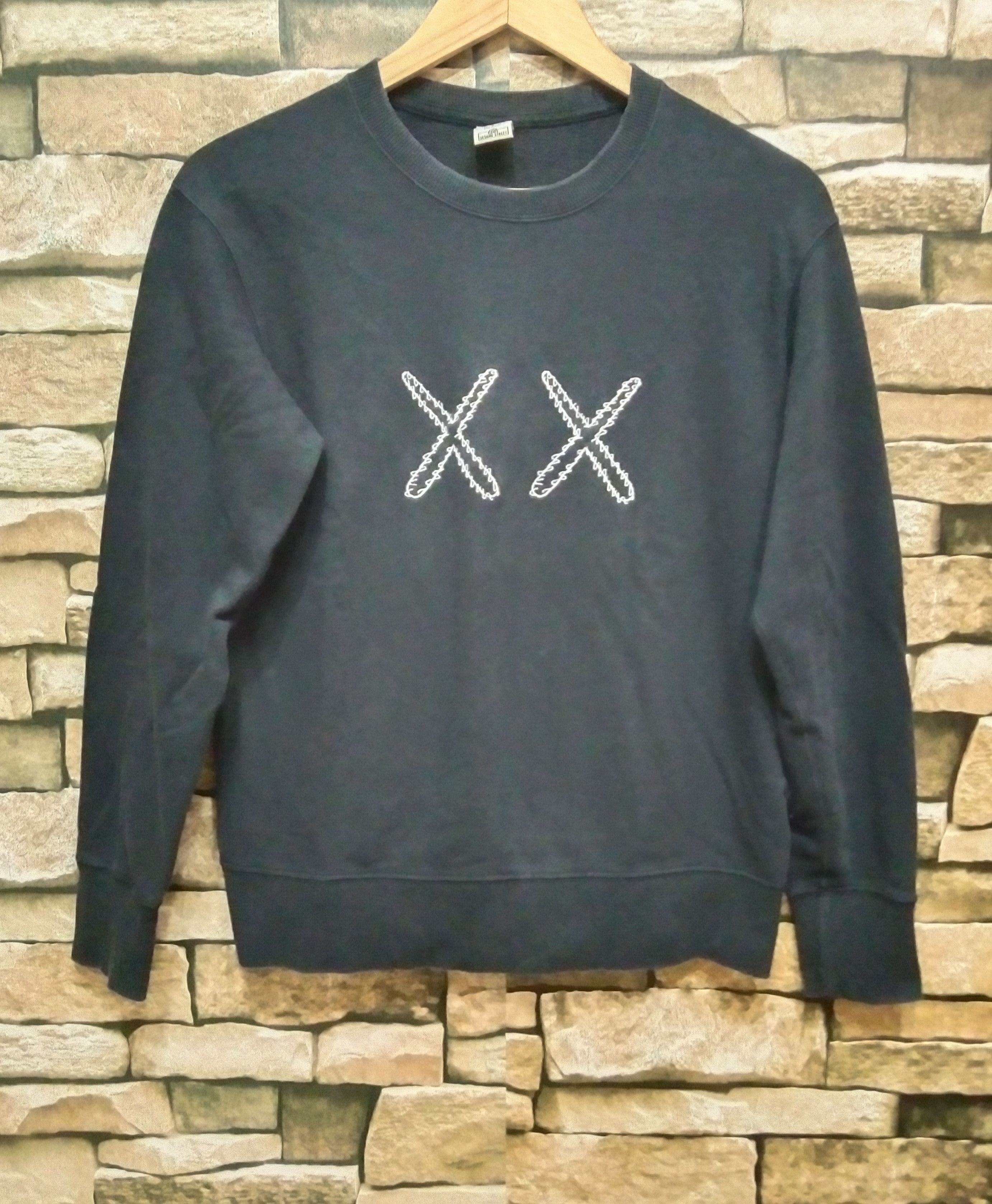 Kaws × Uniqlo Kaws x Sesame Street Sweatshirt Size US M / EU 48-50 / 2 - 1 Thumbnail