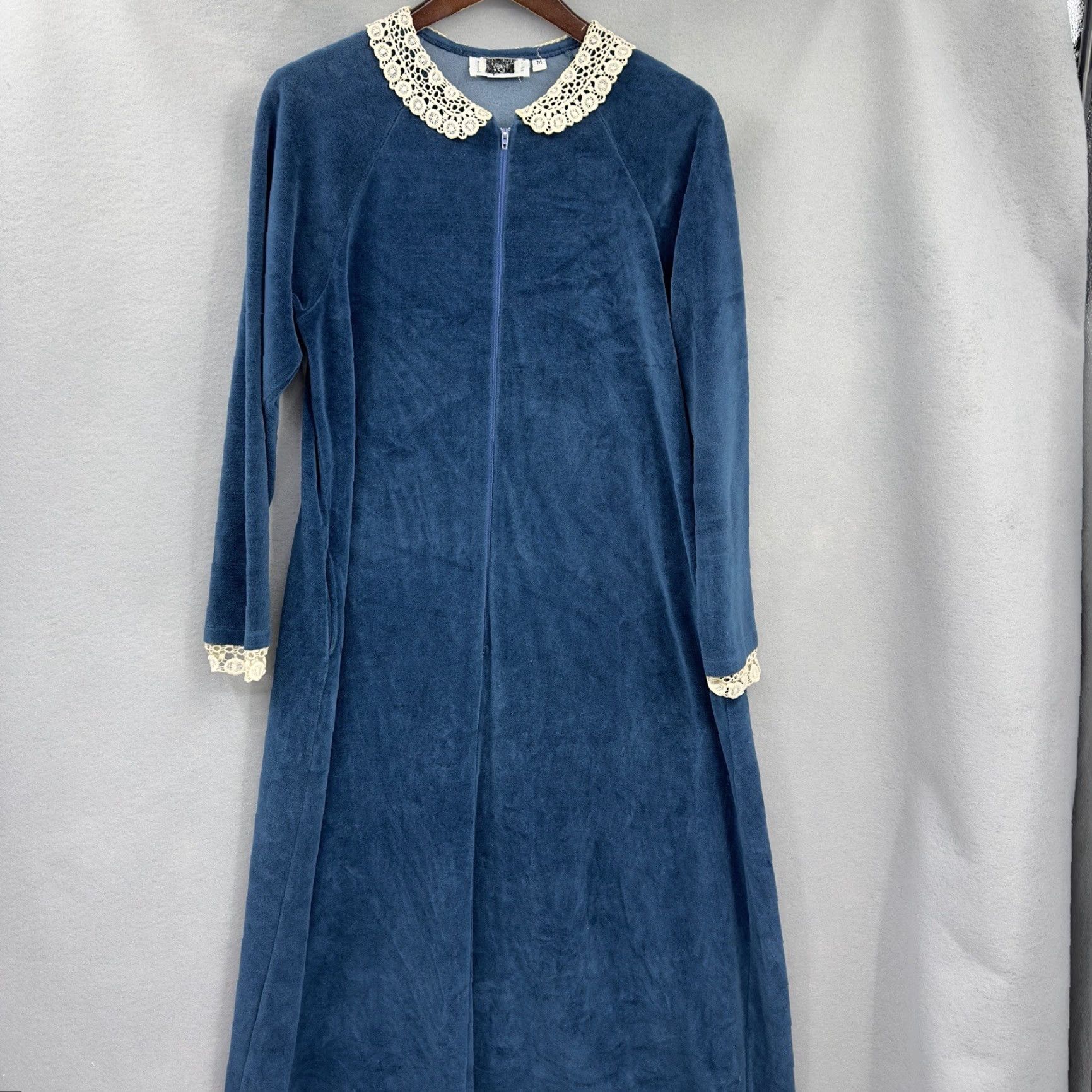 Velour VINTAGE Saybury Robe Kaftan Womens M Blue 90s Classic Santa Barbara Lace Cottagecore Velour Zip Zipper Handcrafted N/A? Size ONE SIZE - 2 Thumbnail