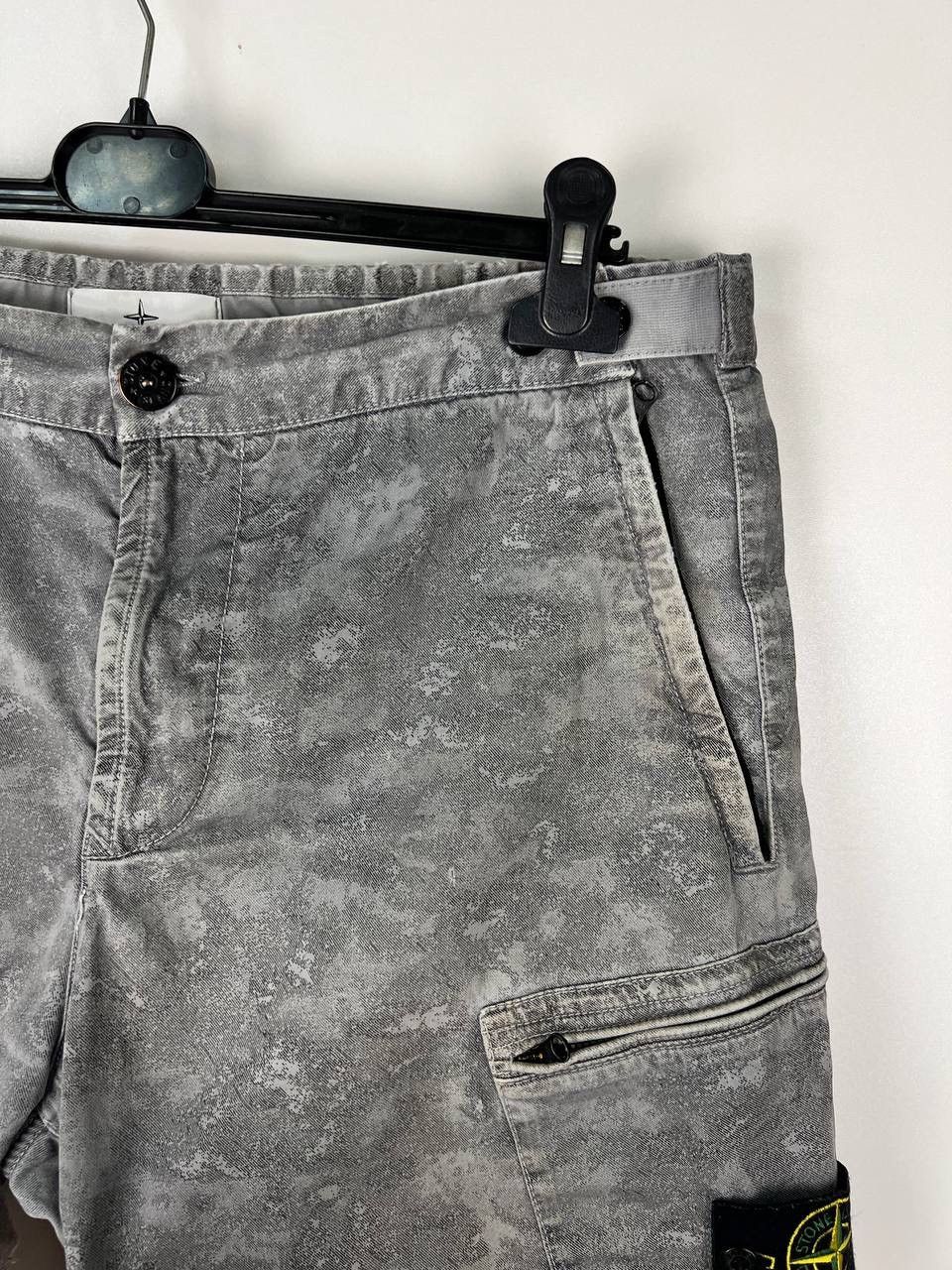 Stone Island Stone Island camo cargo shorts size 34 Size US 34 / EU 50 - 8 Thumbnail