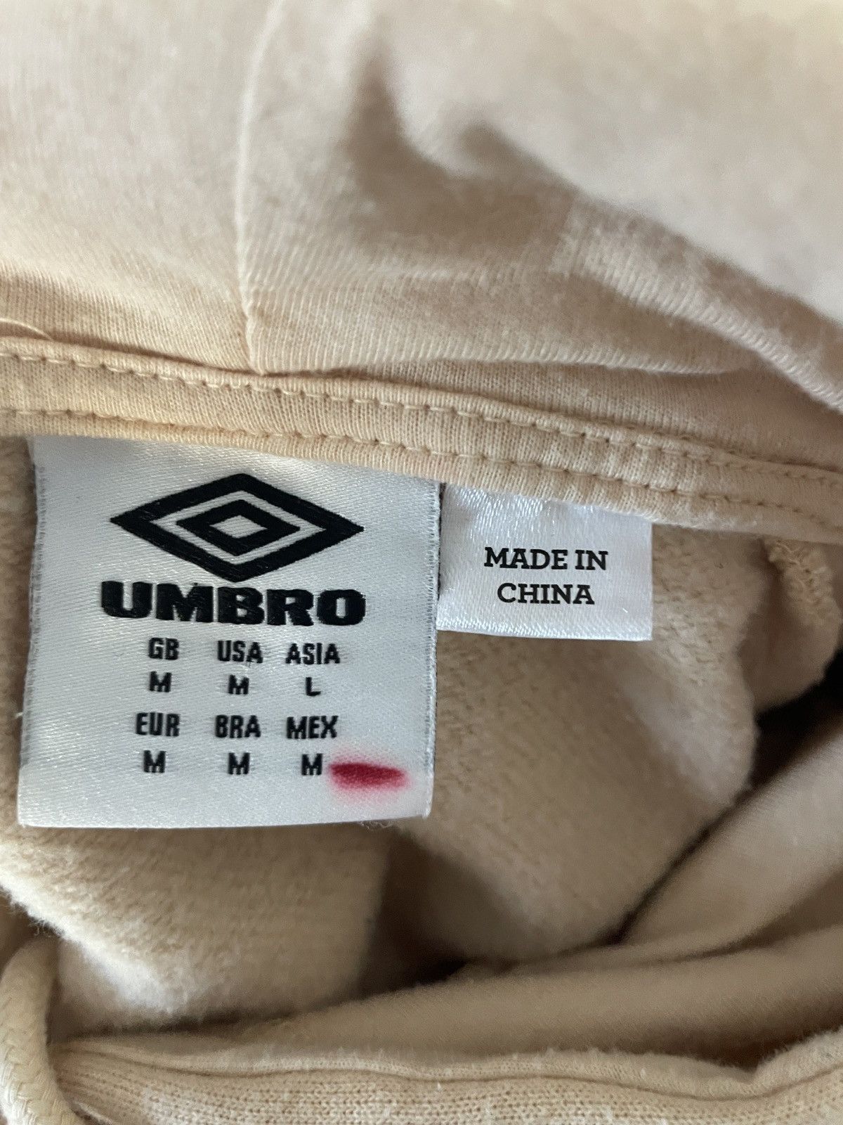 Umbro Pullover Hoodie w/ Front pockets Size US M / EU 48-50 / 2 - 10 Thumbnail